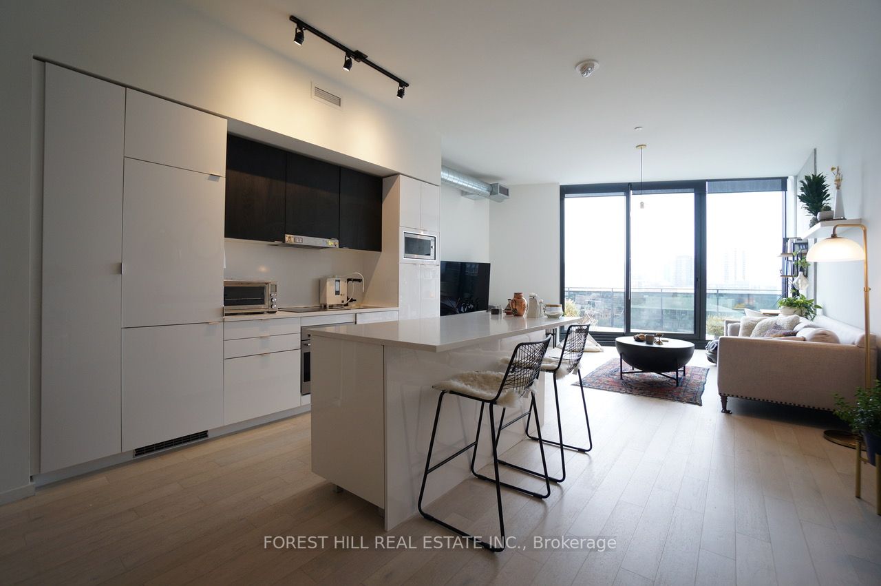 21 Lawren Harris Sq 04 Property Photo 2