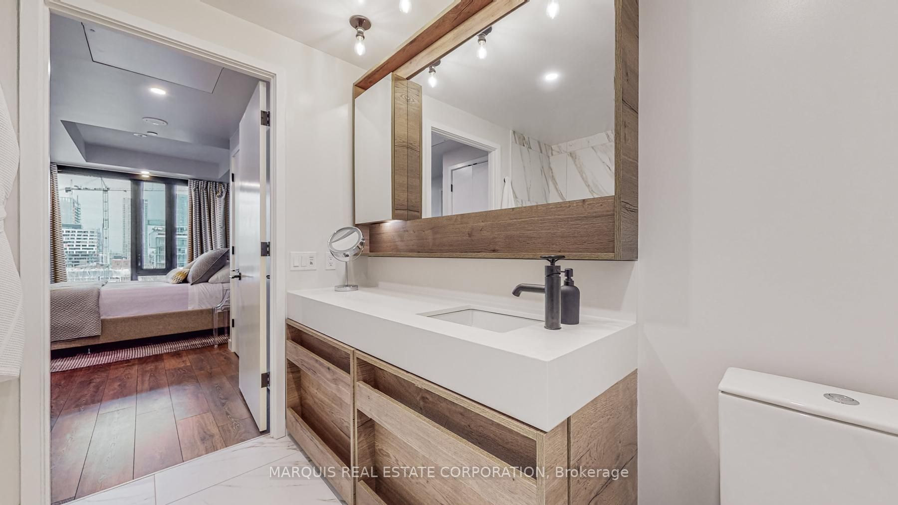 505 Richmond St W 32 Property Photo 21
