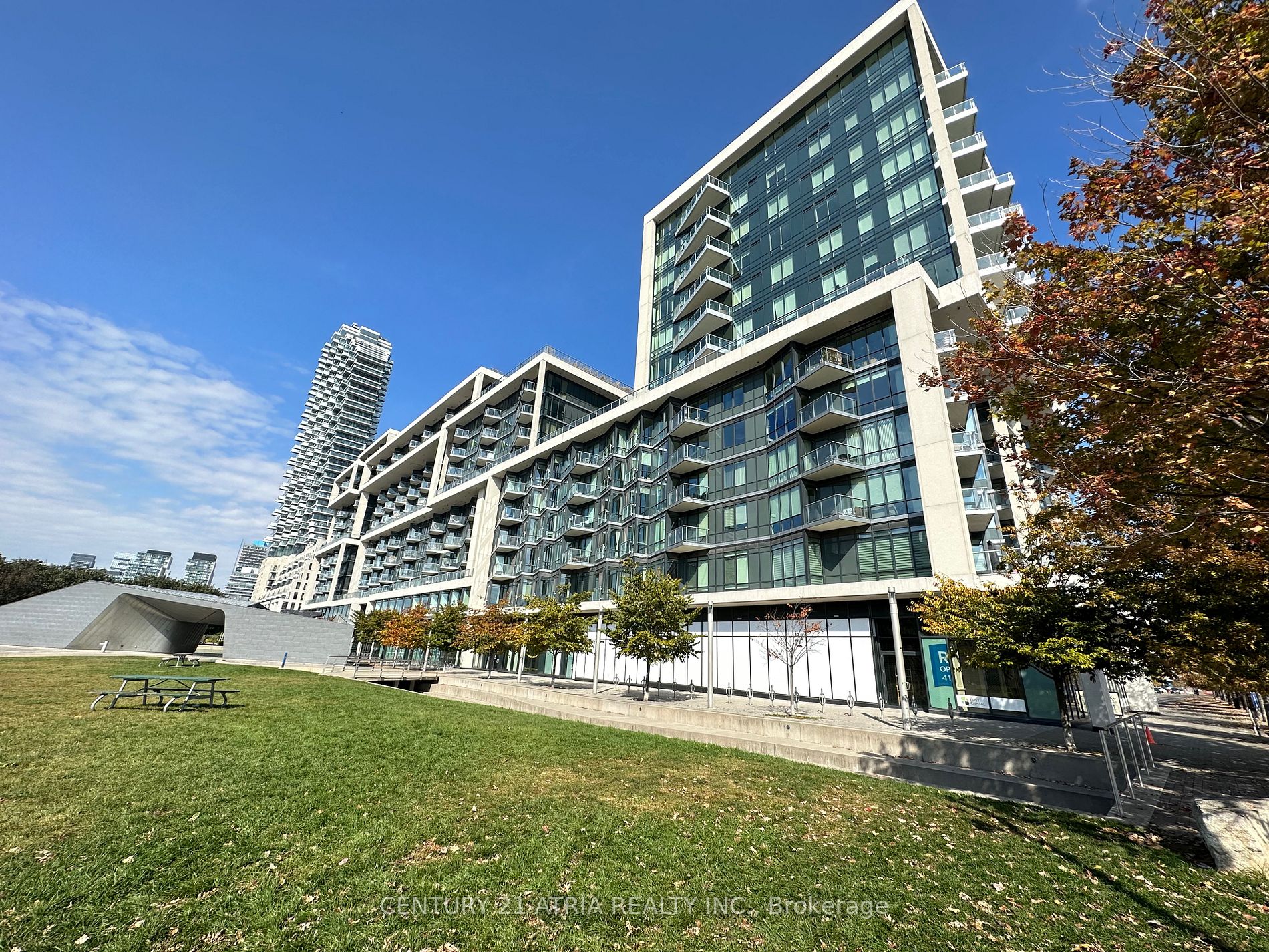 15 Merchants' Wharf 10 Property Photo 1