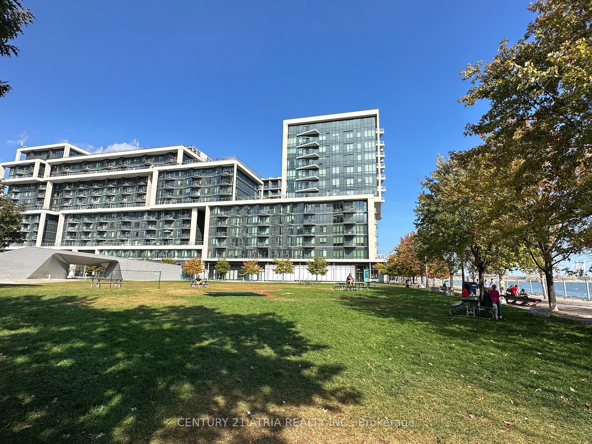 15 Merchants' Wharf 10 Property Photo 3