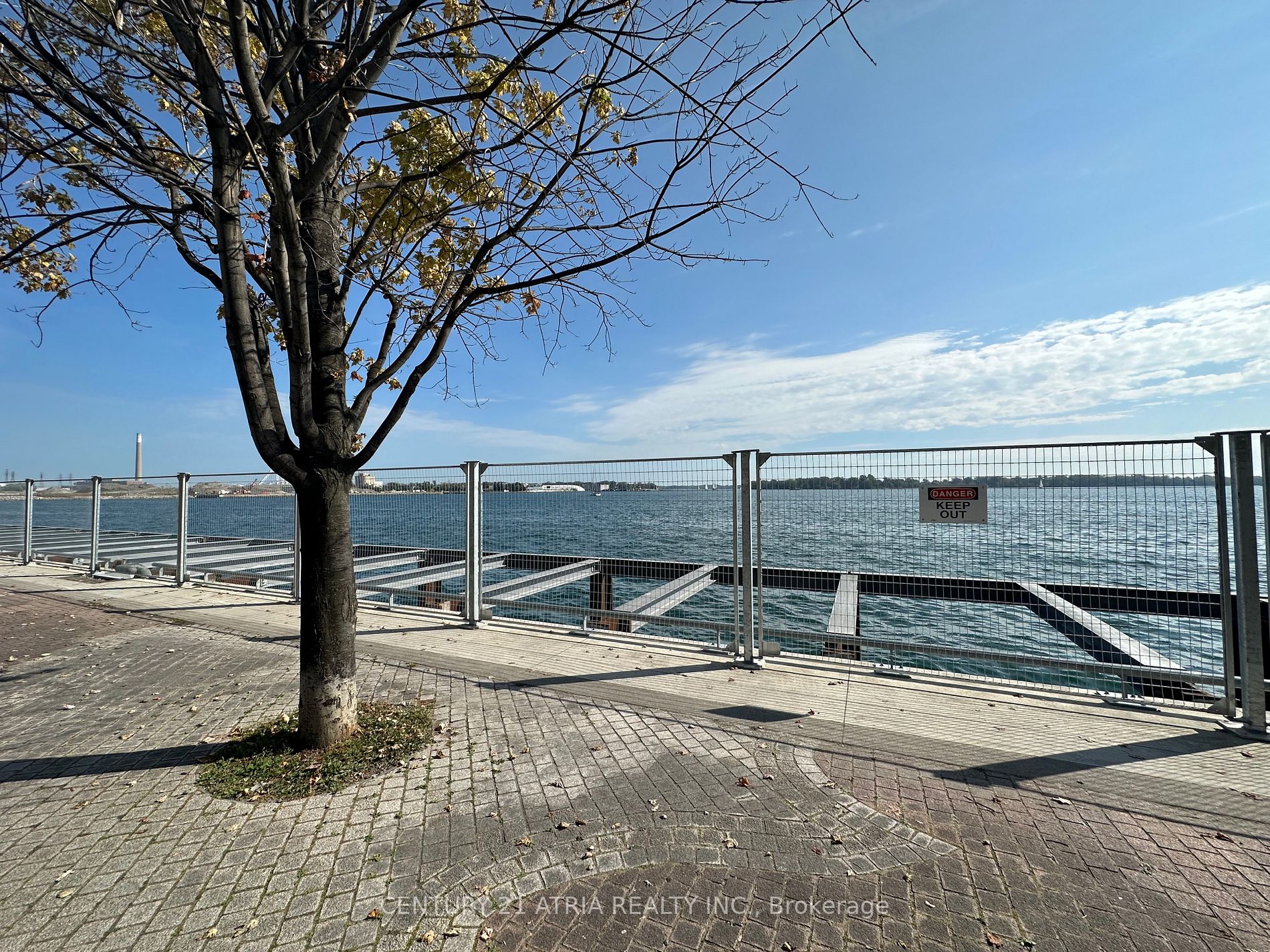 15 Merchants' Wharf 10 Property Photo 4
