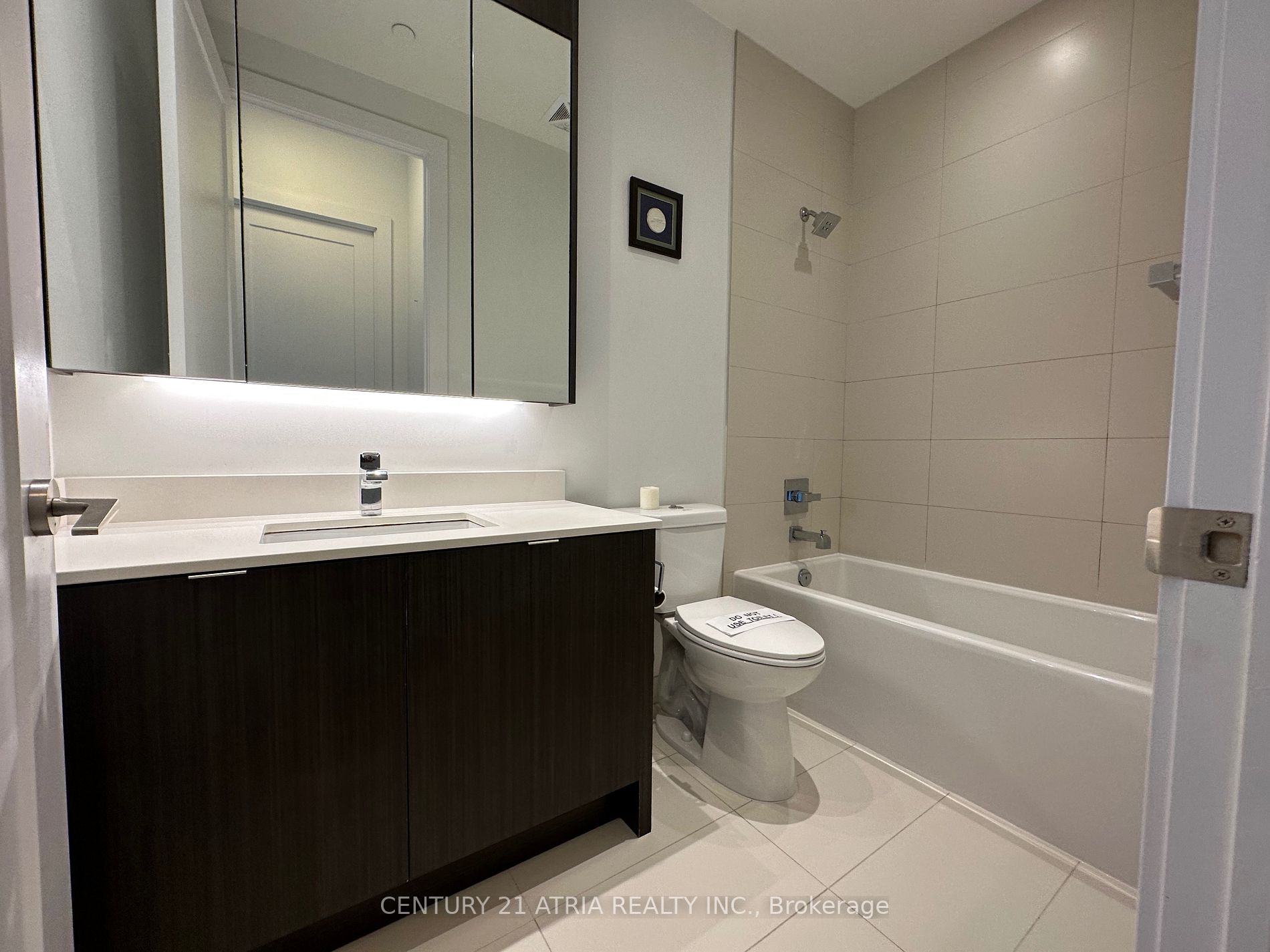 15 Merchants' Wharf 10 Property Photo 10