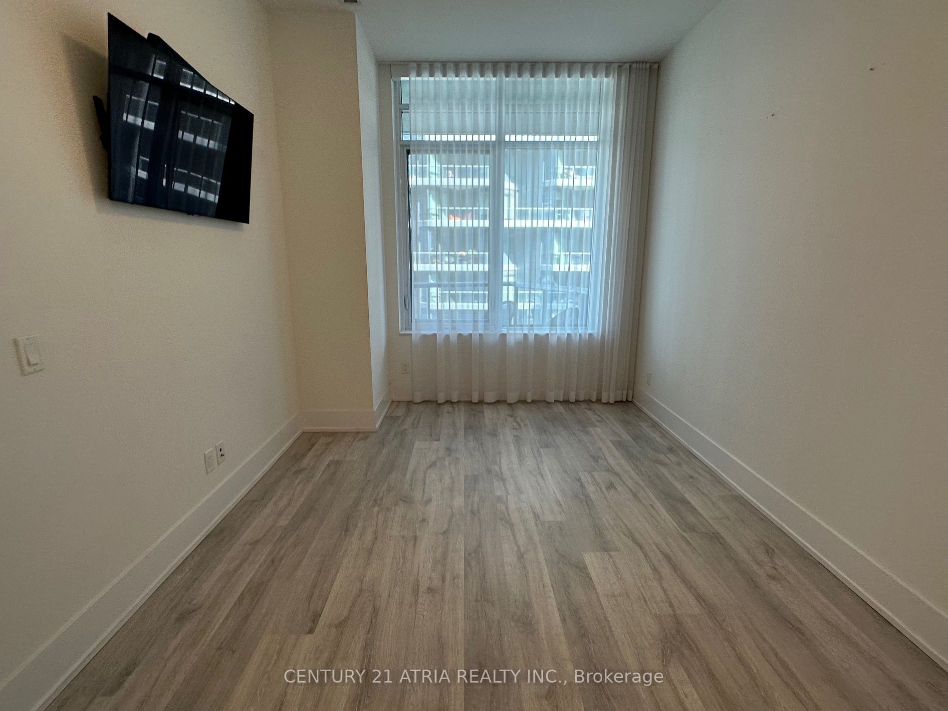 15 Merchants' Wharf 10 Property Photo 17