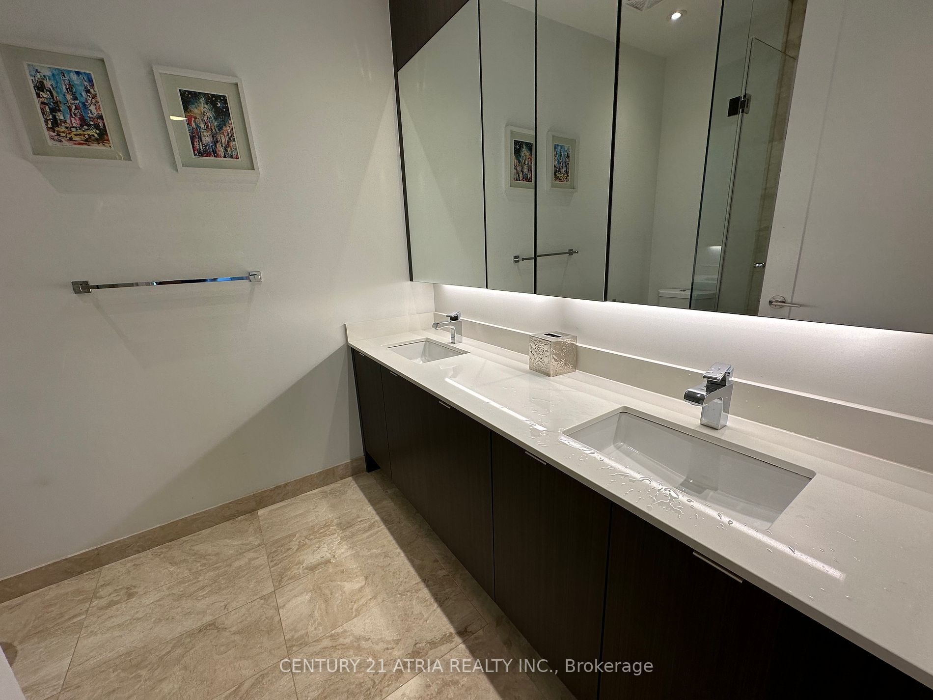 15 Merchants' Wharf 10 Property Photo 21