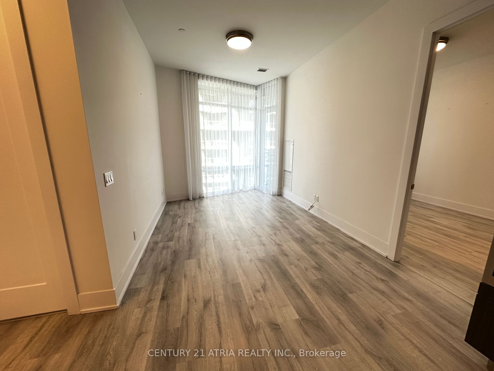 15 Merchants' Wharf 10 Property Photo 25