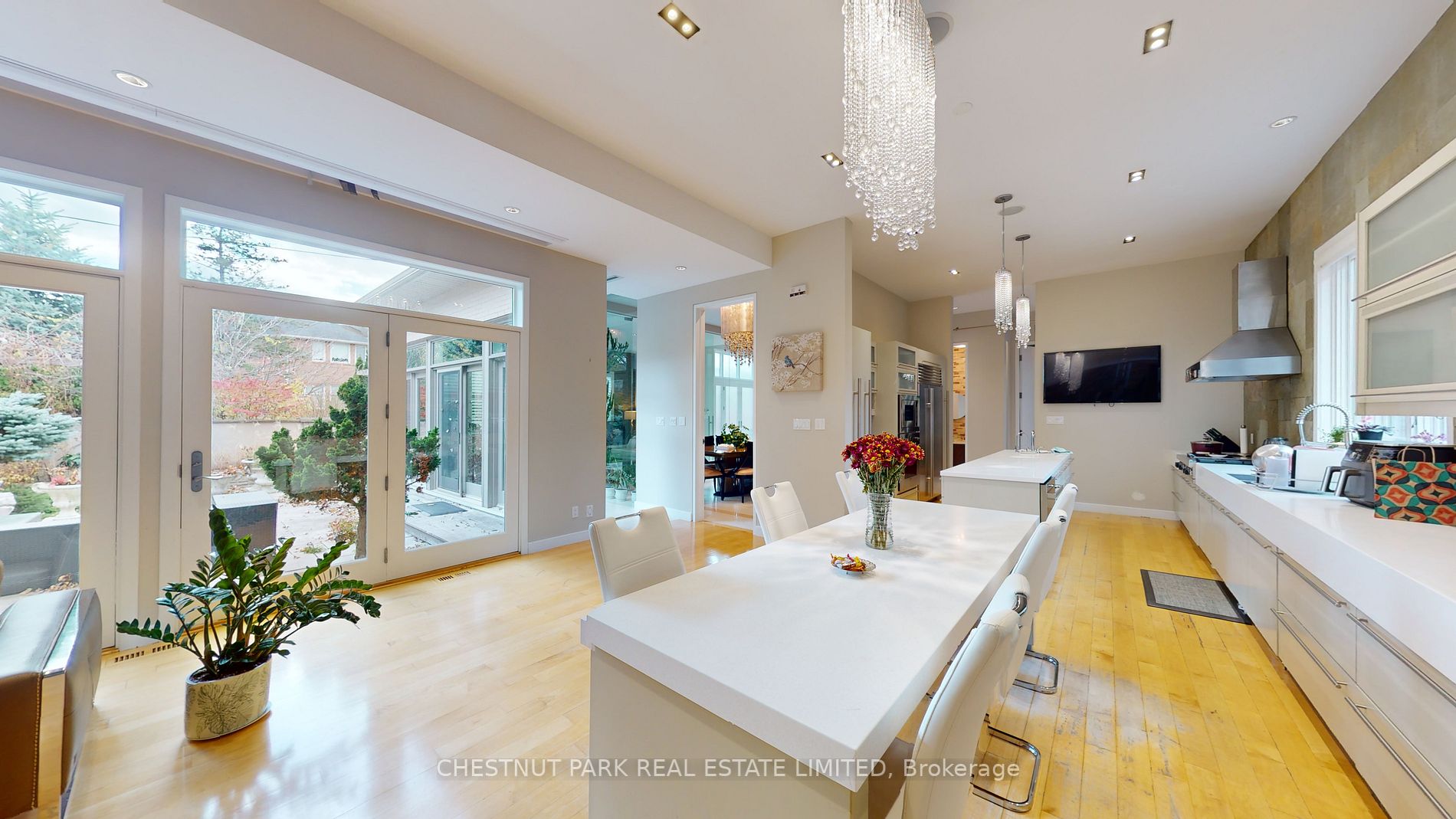 8 Forest Heights Blvd Property Photo 8