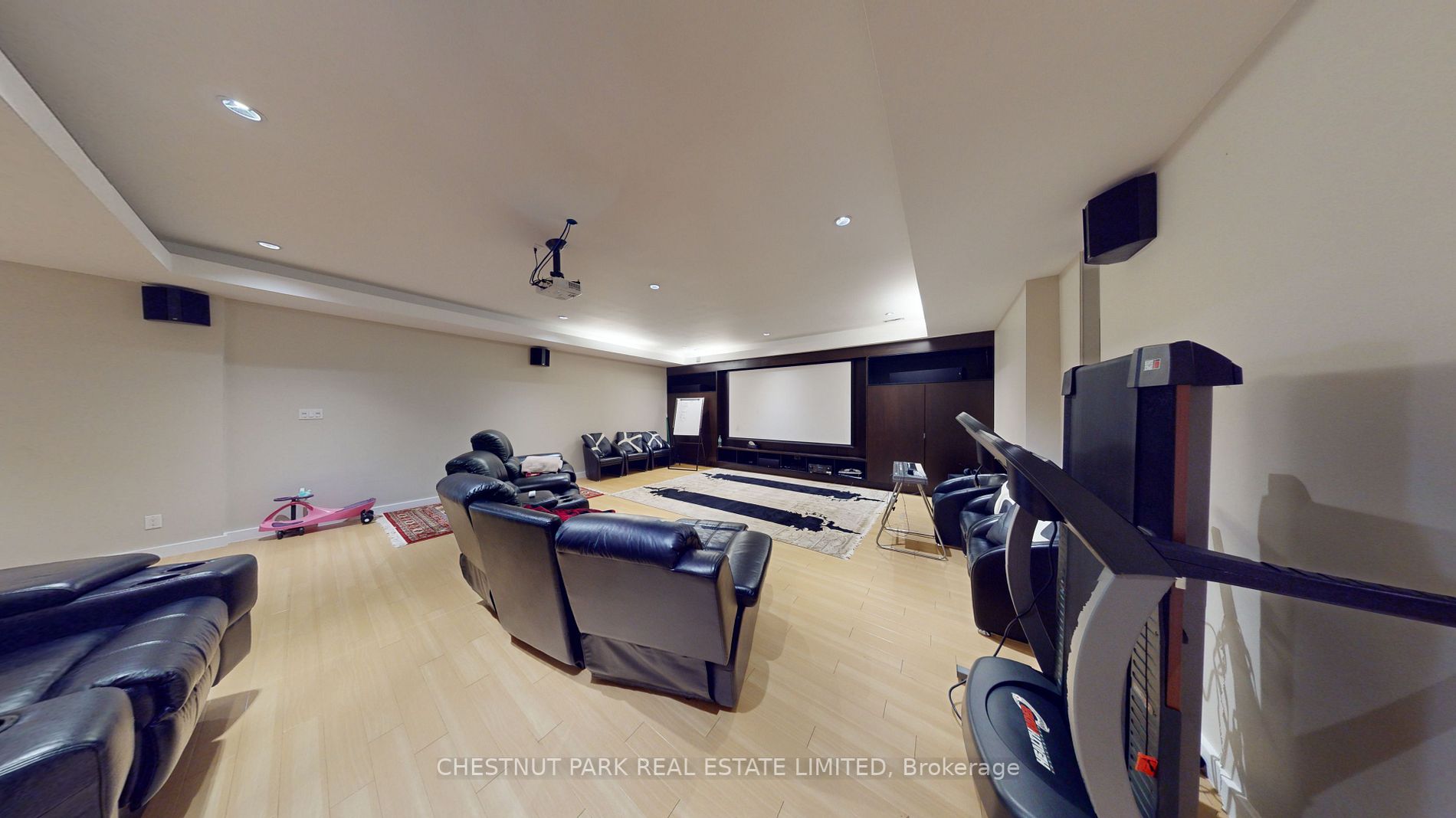 8 Forest Heights Blvd Property Photo 20