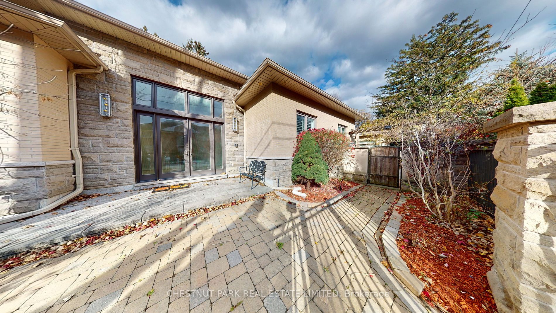 8 Forest Heights Blvd Property Photo 32