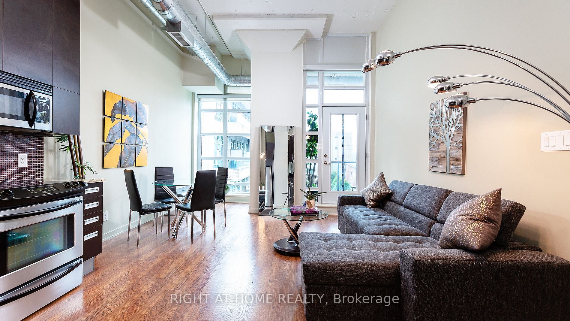 380 Macpherson Ave 314 Property Photo 1