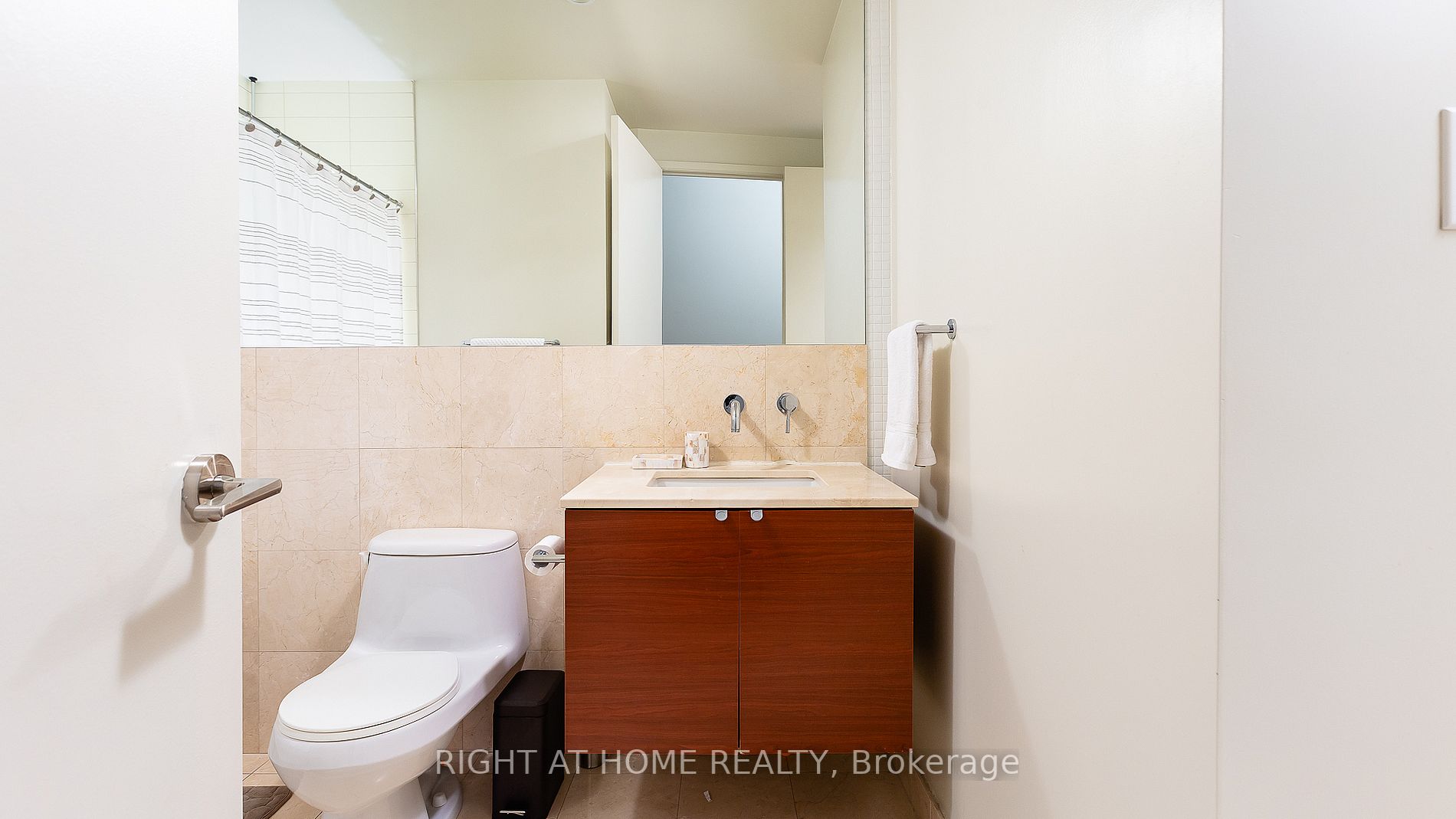 380 Macpherson Ave 314 Property Photo 14