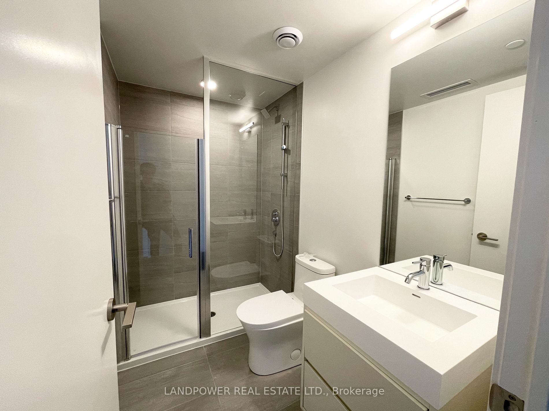9 Tecumseth St 09 Property Photo 8