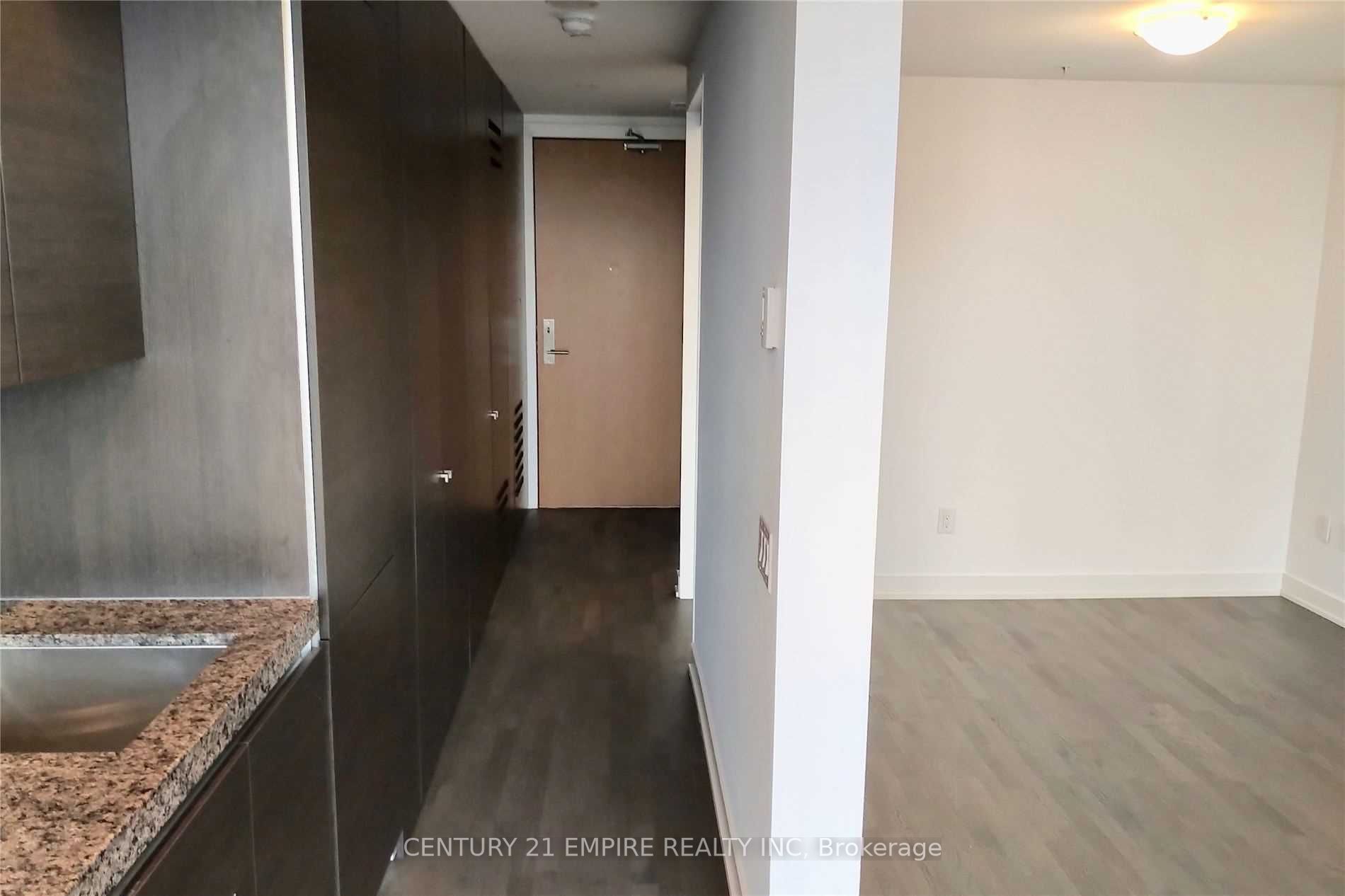 629 King St W 20 Property Photo 3