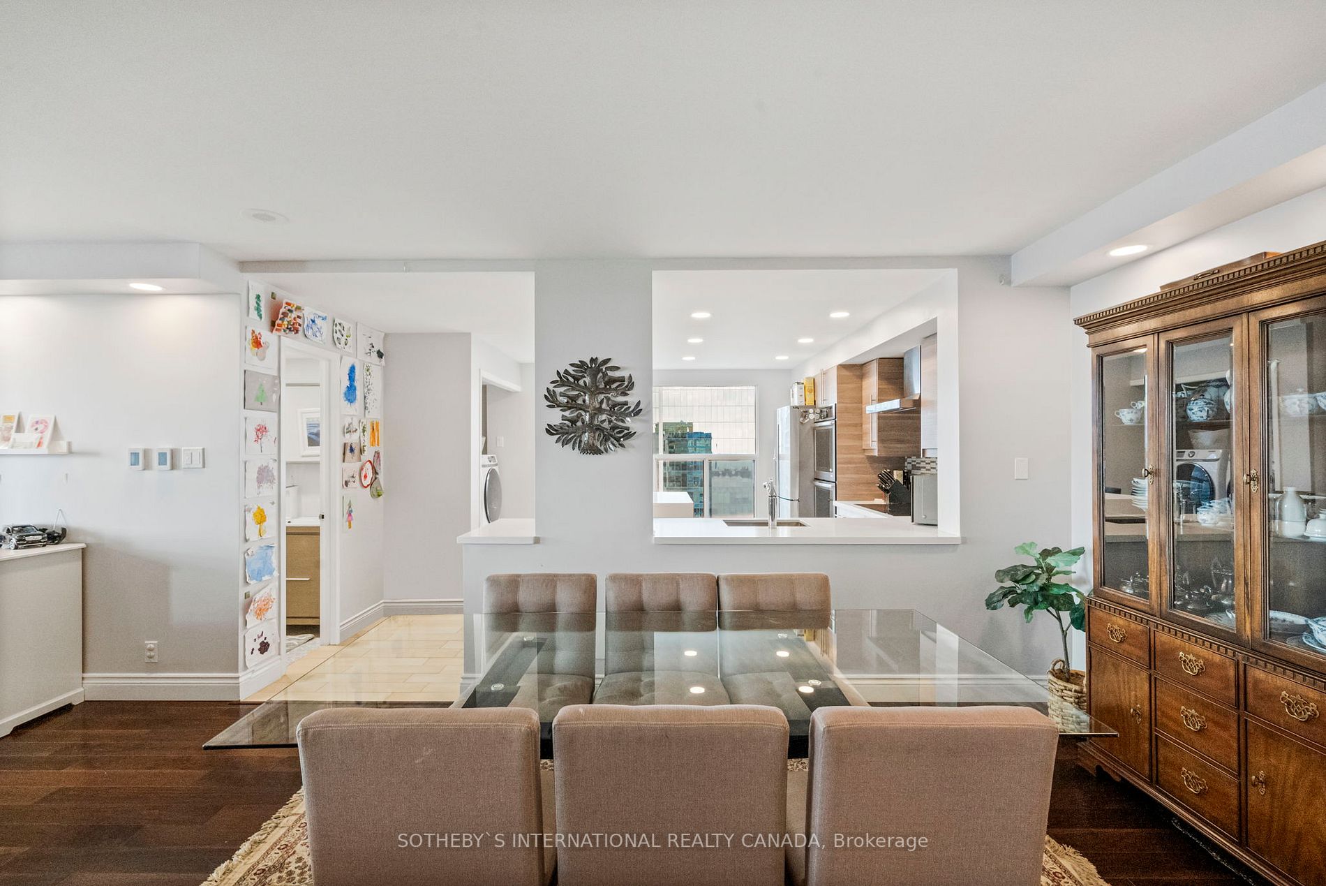 77 Harbour Sq 20 Property Photo 5
