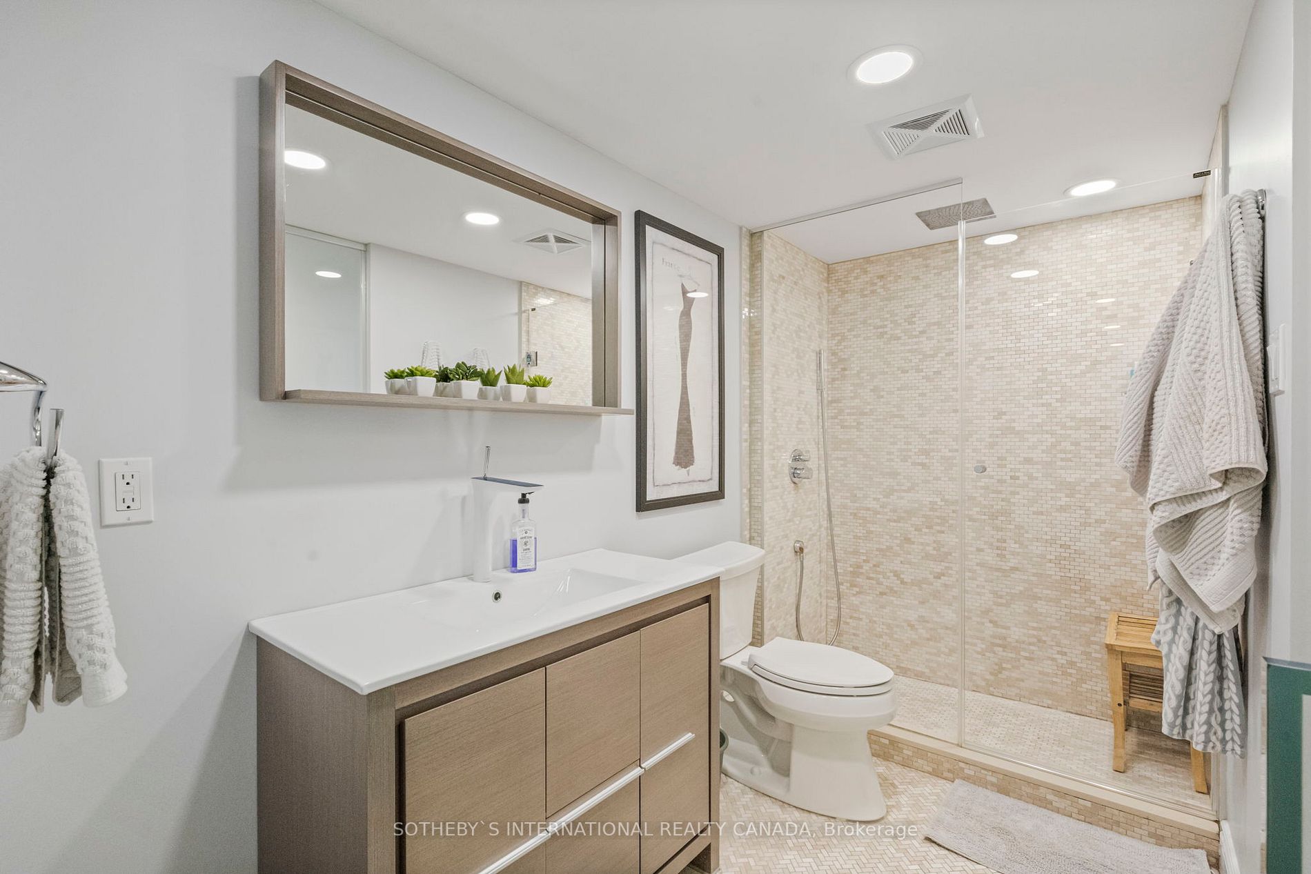 77 Harbour Sq 20 Property Photo 13