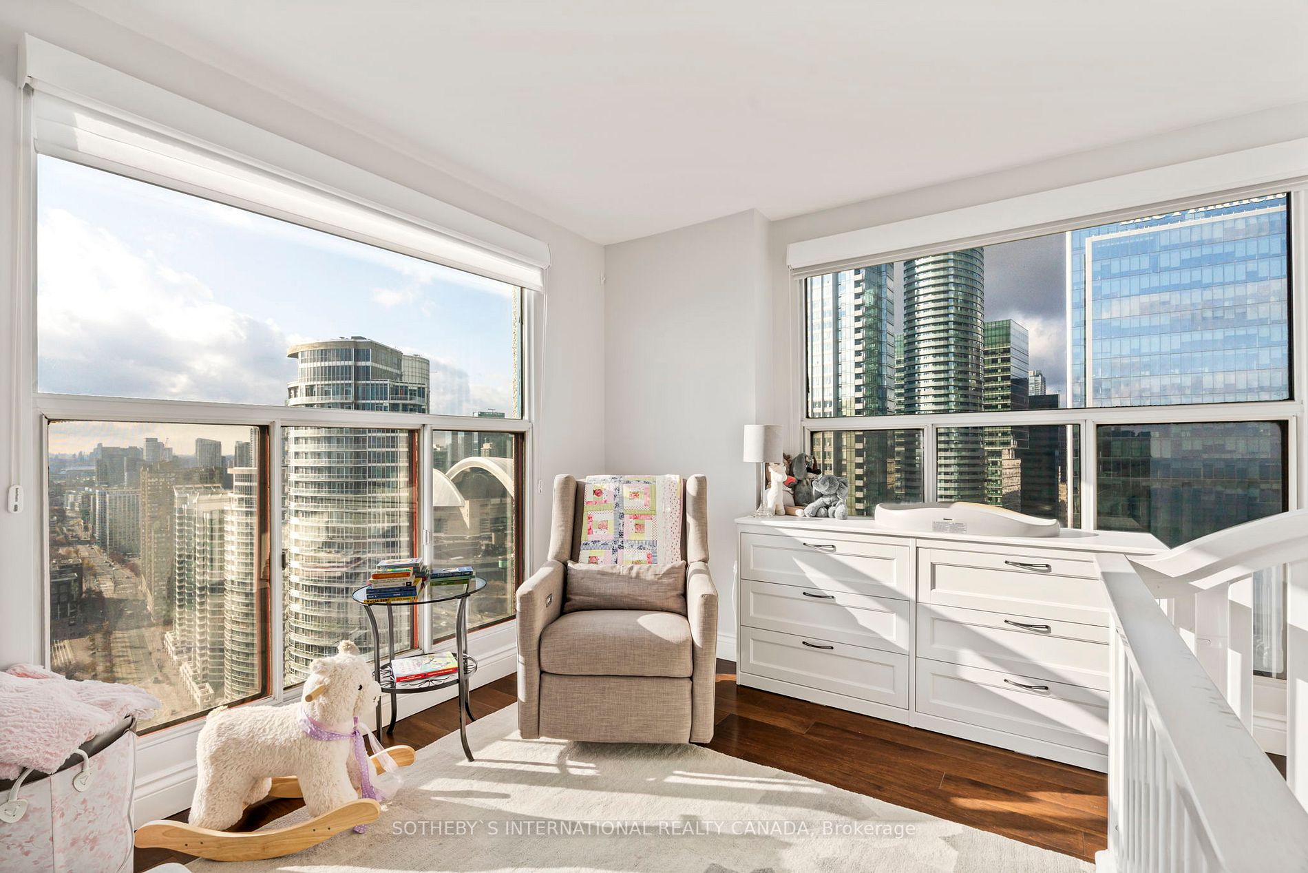 77 Harbour Sq 20 Property Photo 15