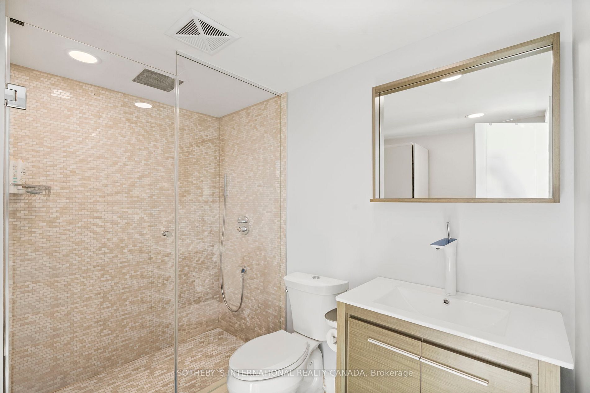 77 Harbour Sq 20 Property Photo 16