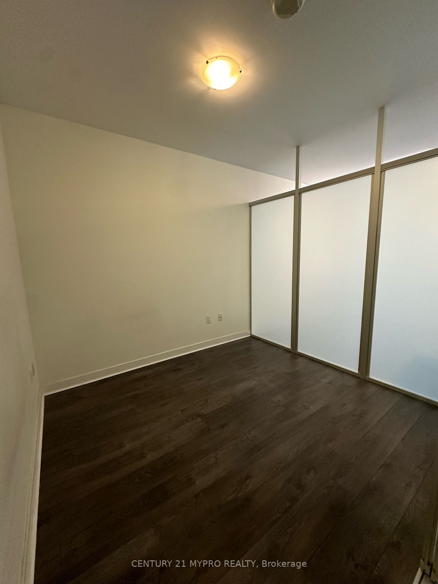 426 University Ave 05 Property Photo 6