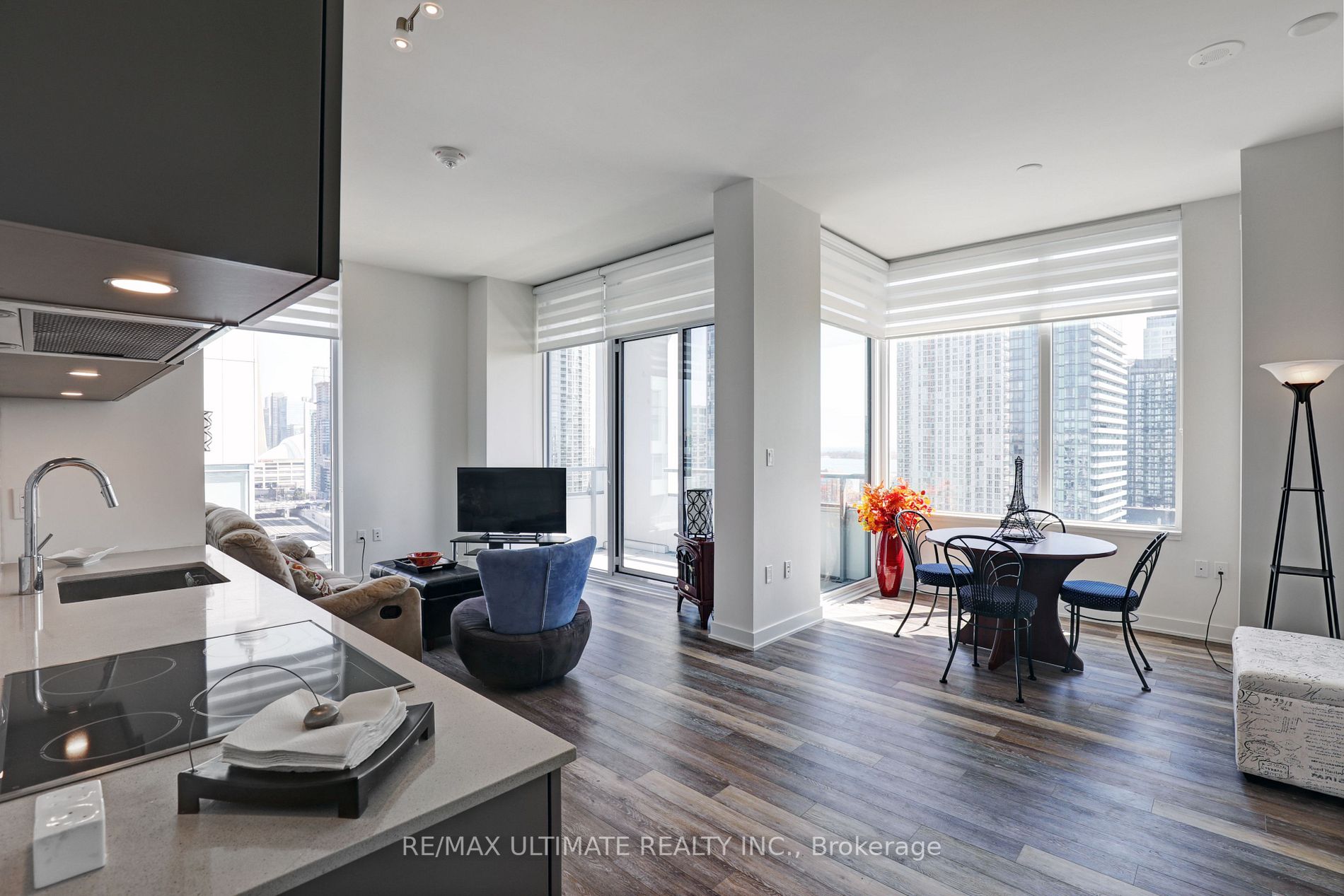 27 Bathurst St 02 Property Photo 2