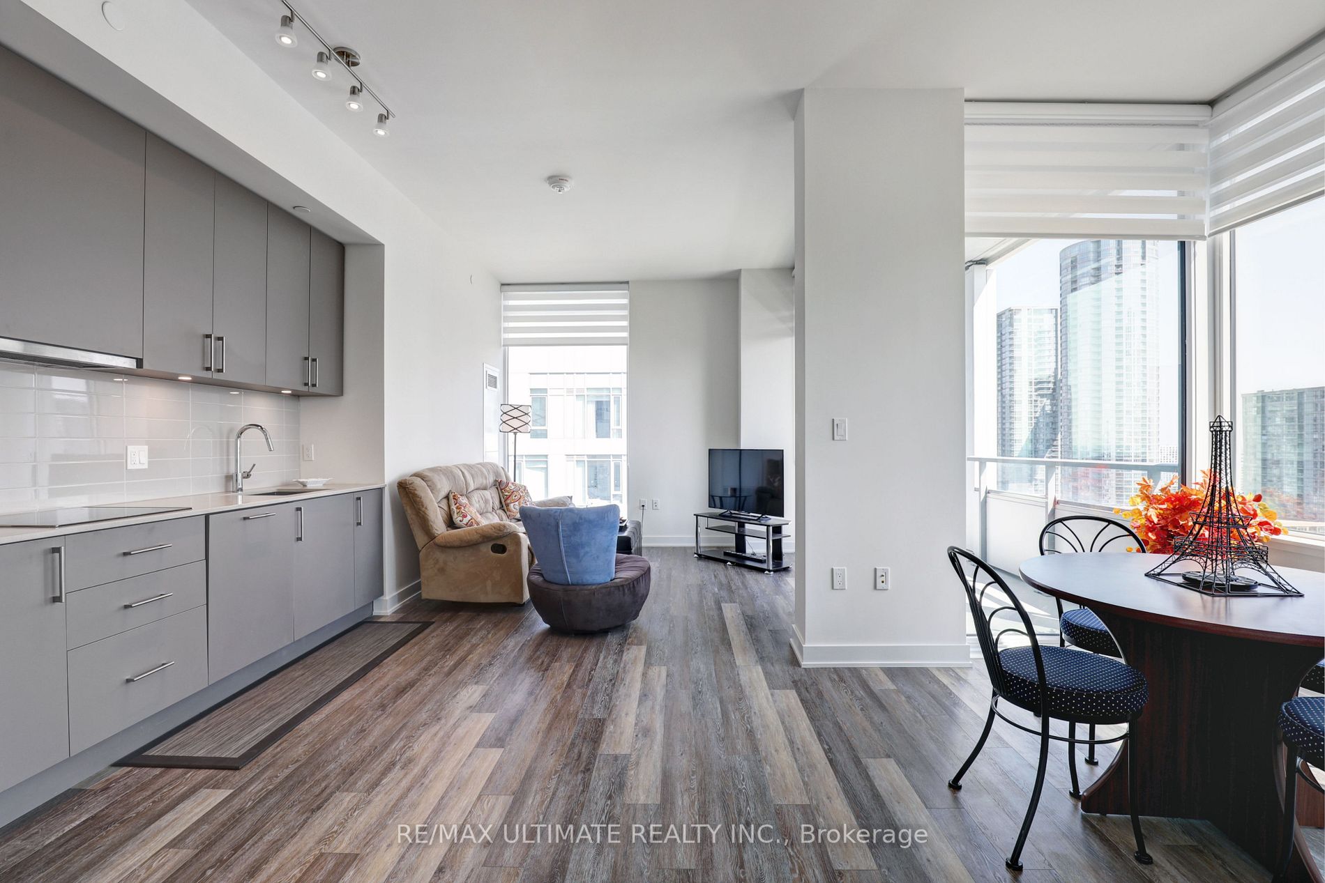 27 Bathurst St 02 Property Photo 9