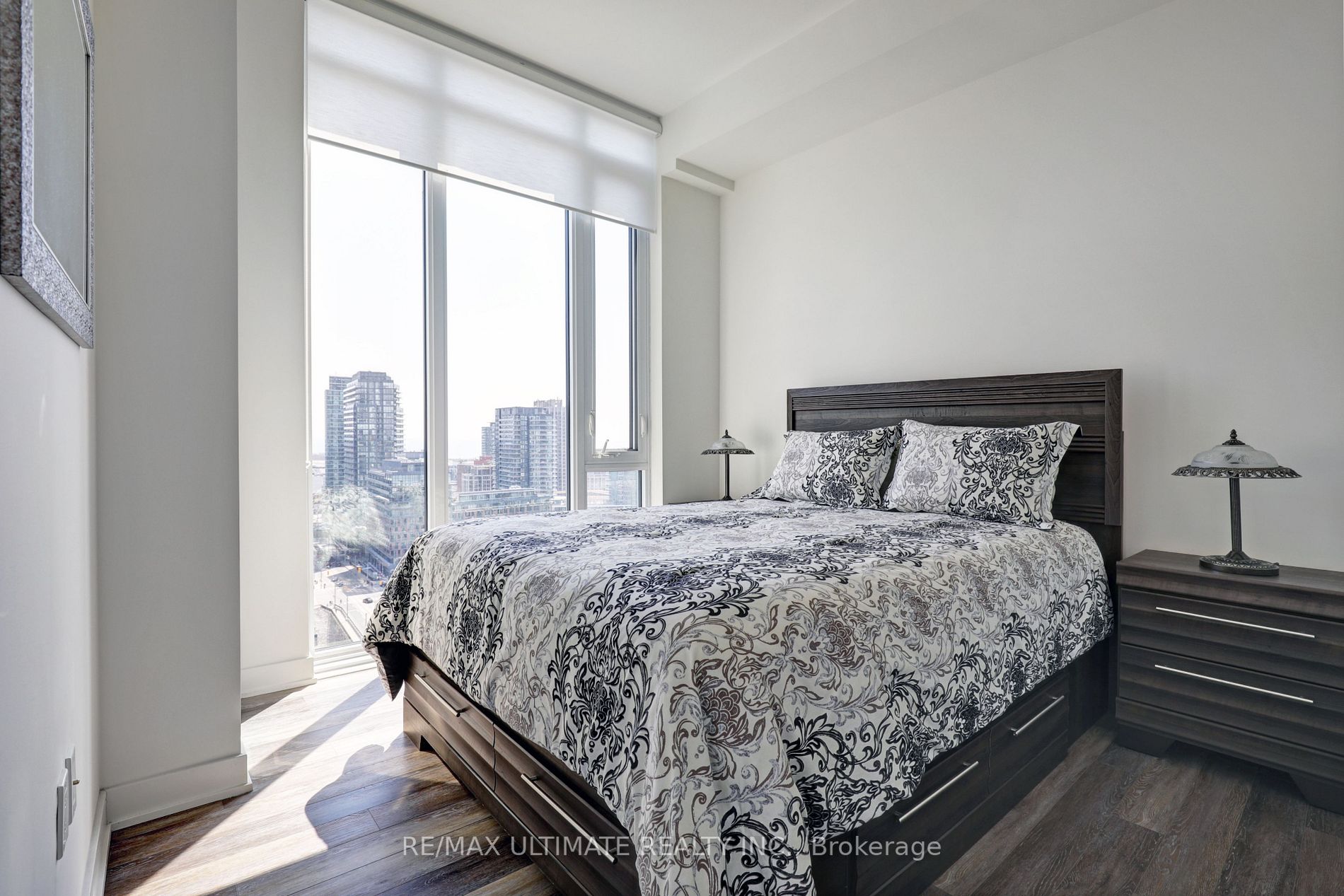 27 Bathurst St 02 Property Photo 11