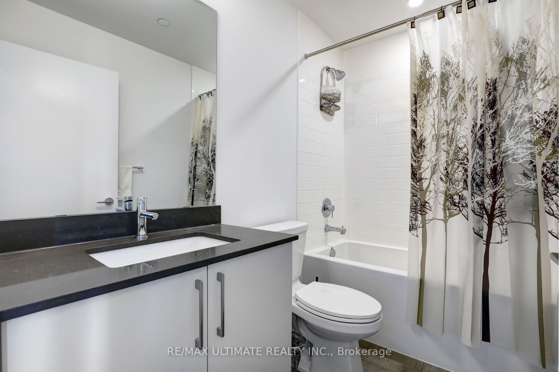27 Bathurst St 02 Property Photo 15