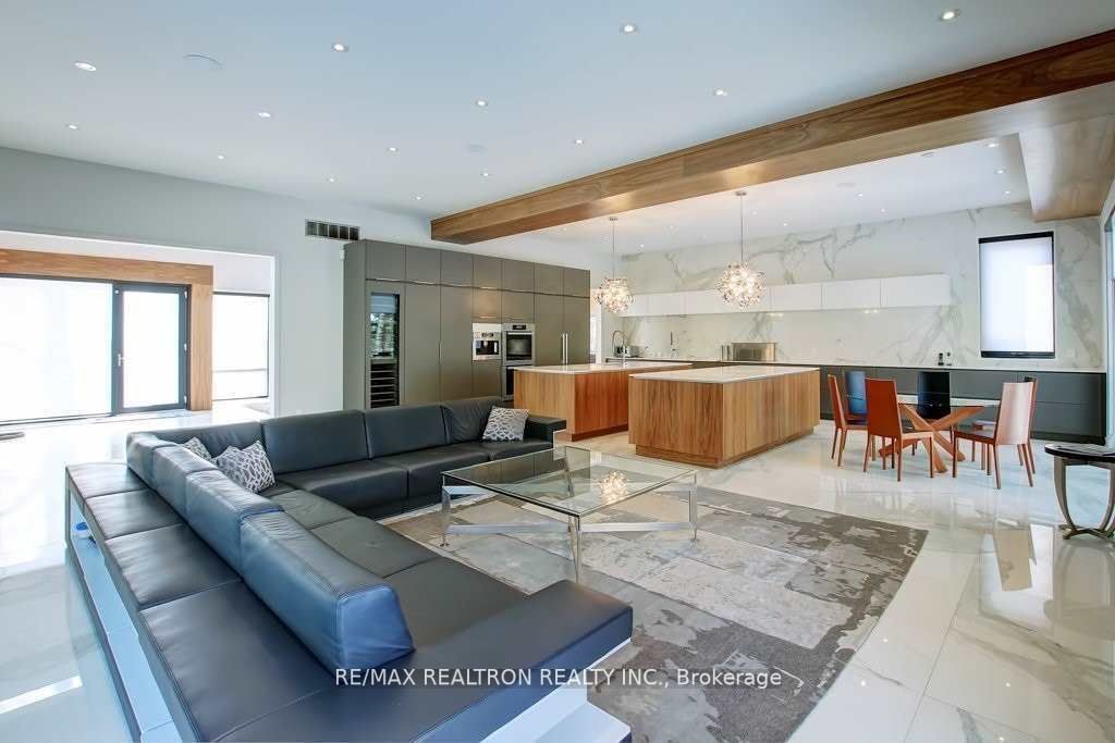 18 Green Valley Rd Property Photo 8