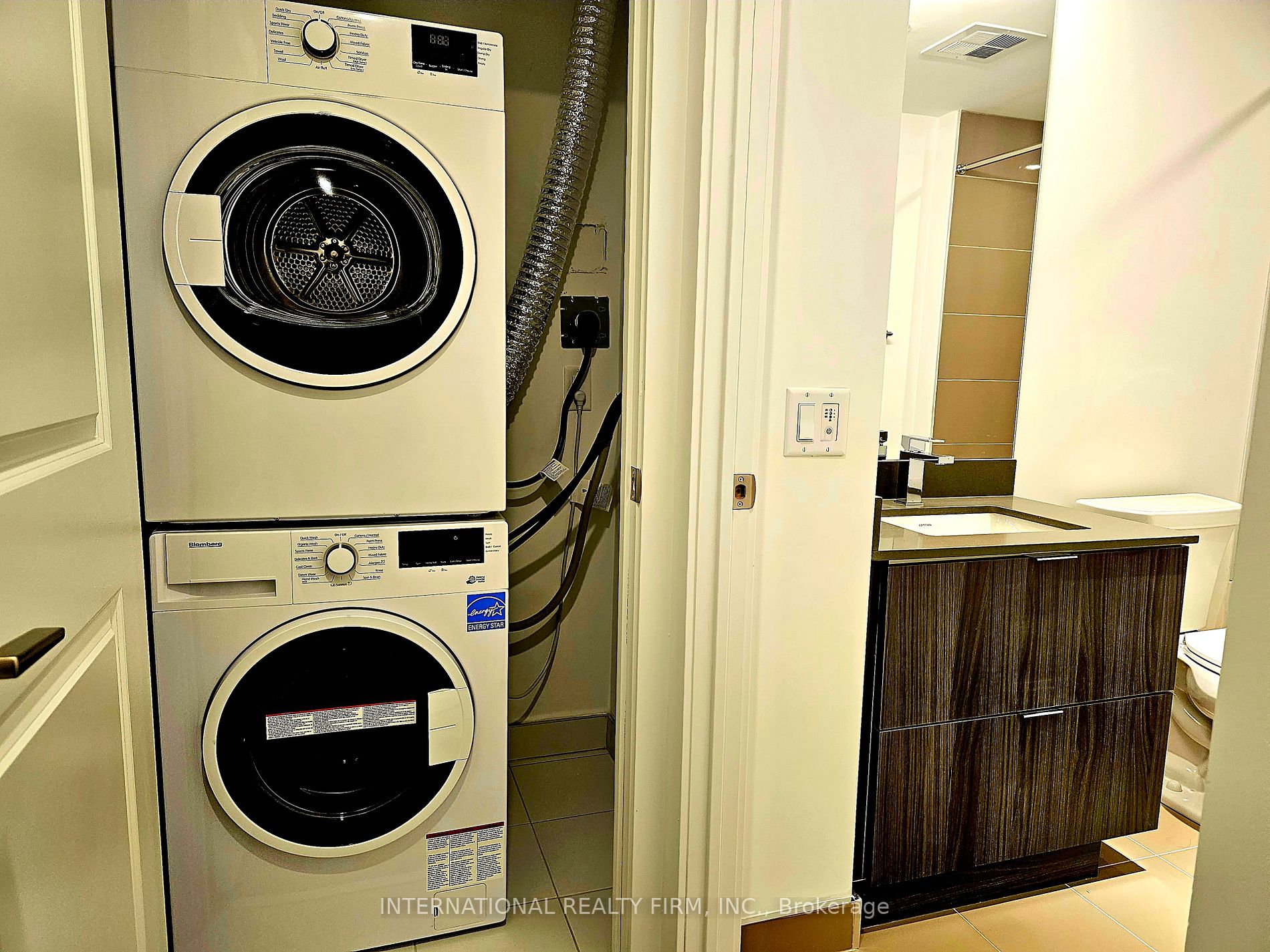 395 Bloor St N 24 Property Photo 12
