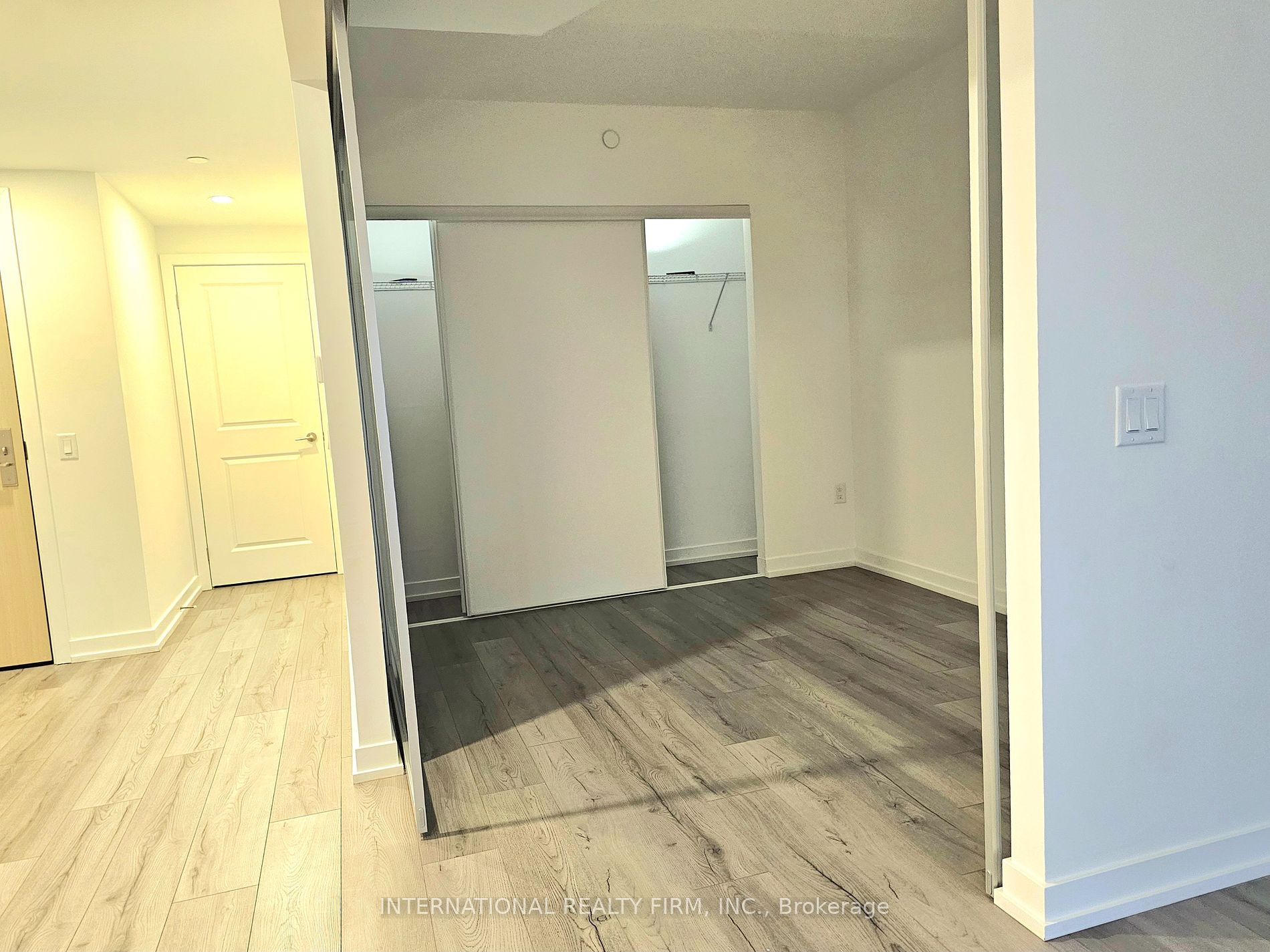 395 Bloor St N 24 Property Photo 18