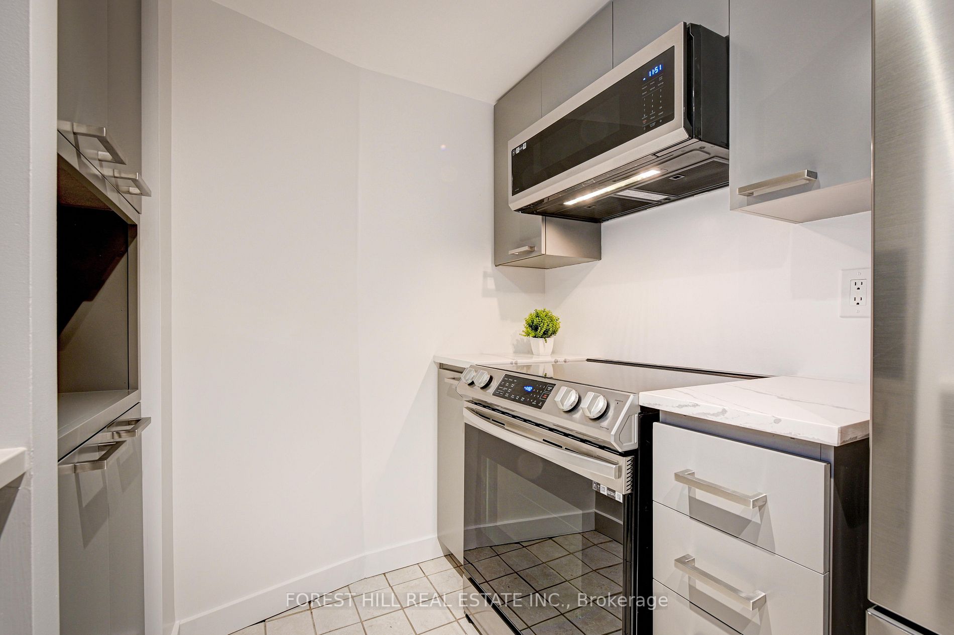 255 Richmond St E 7 Property Photo 14