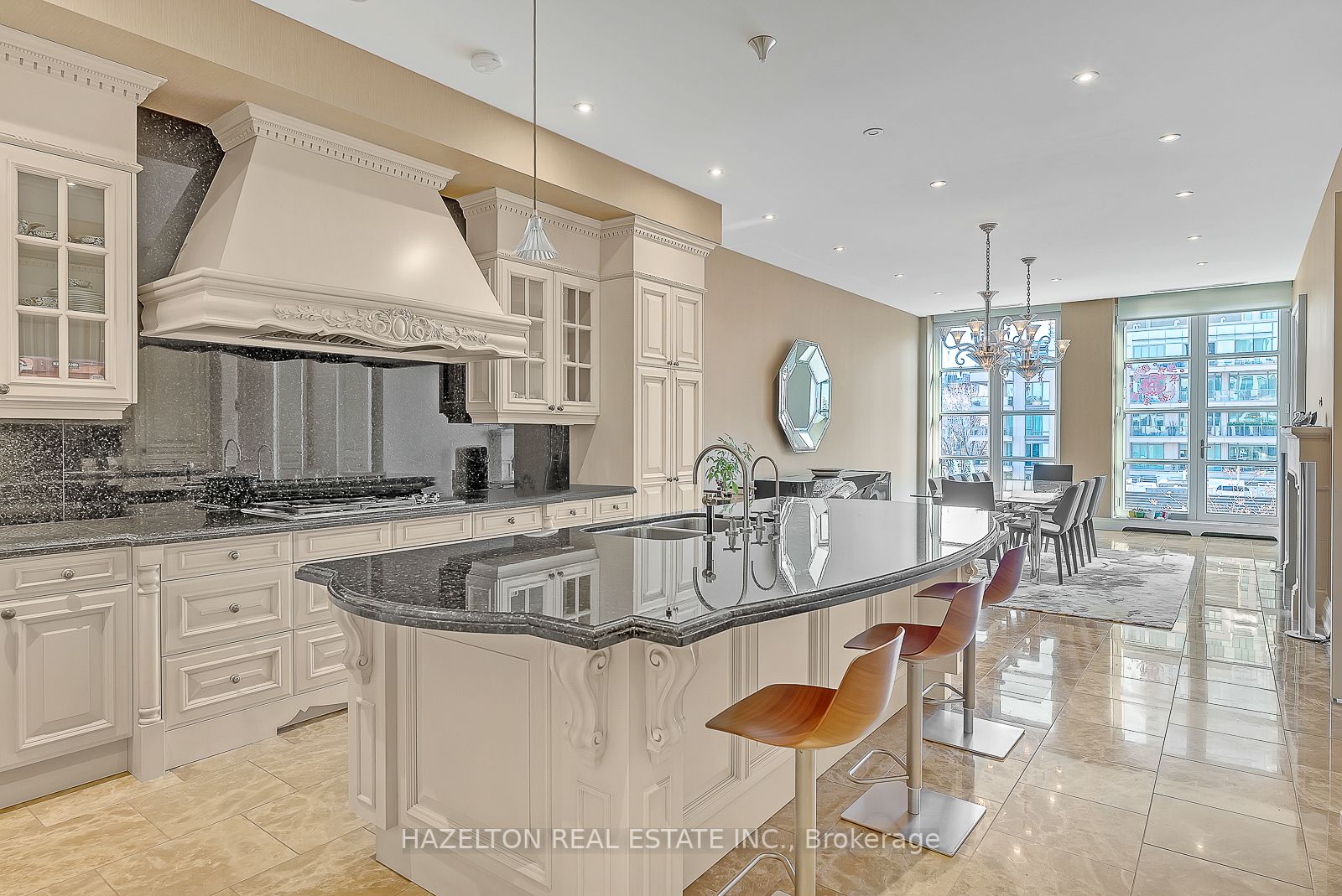 118 Yorkville Ave 1 Property Photo 6