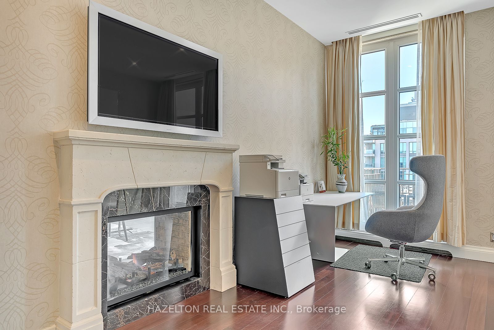 118 Yorkville Ave 1 Property Photo 16