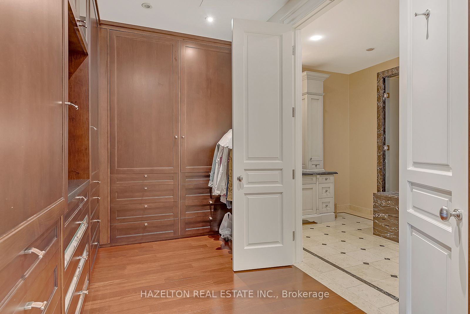 118 Yorkville Ave 1 Property Photo 23