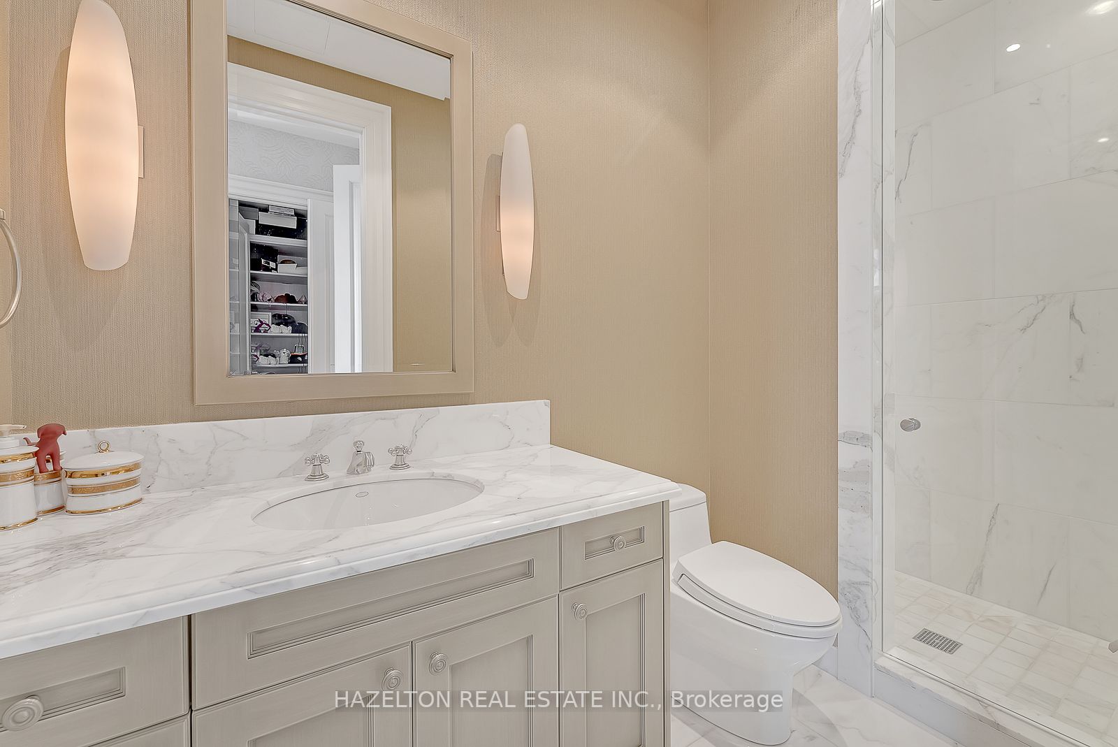 118 Yorkville Ave 1 Property Photo 28