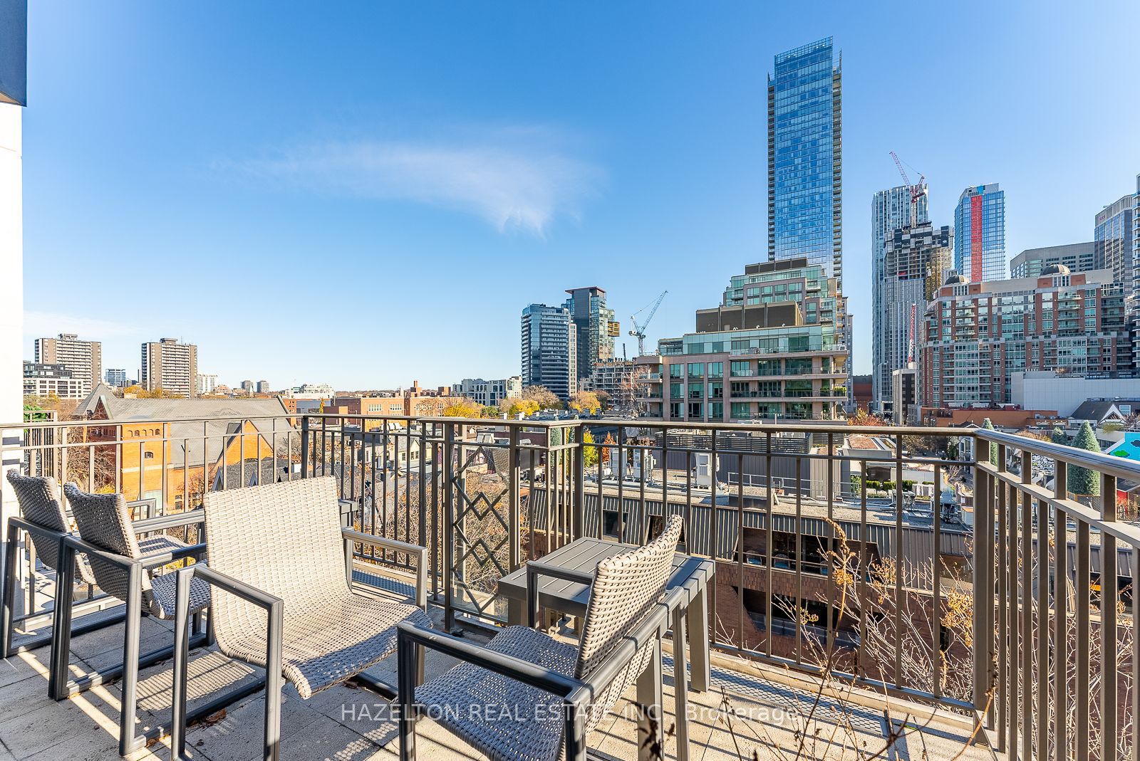 118 Yorkville Ave 1 Property Photo 33