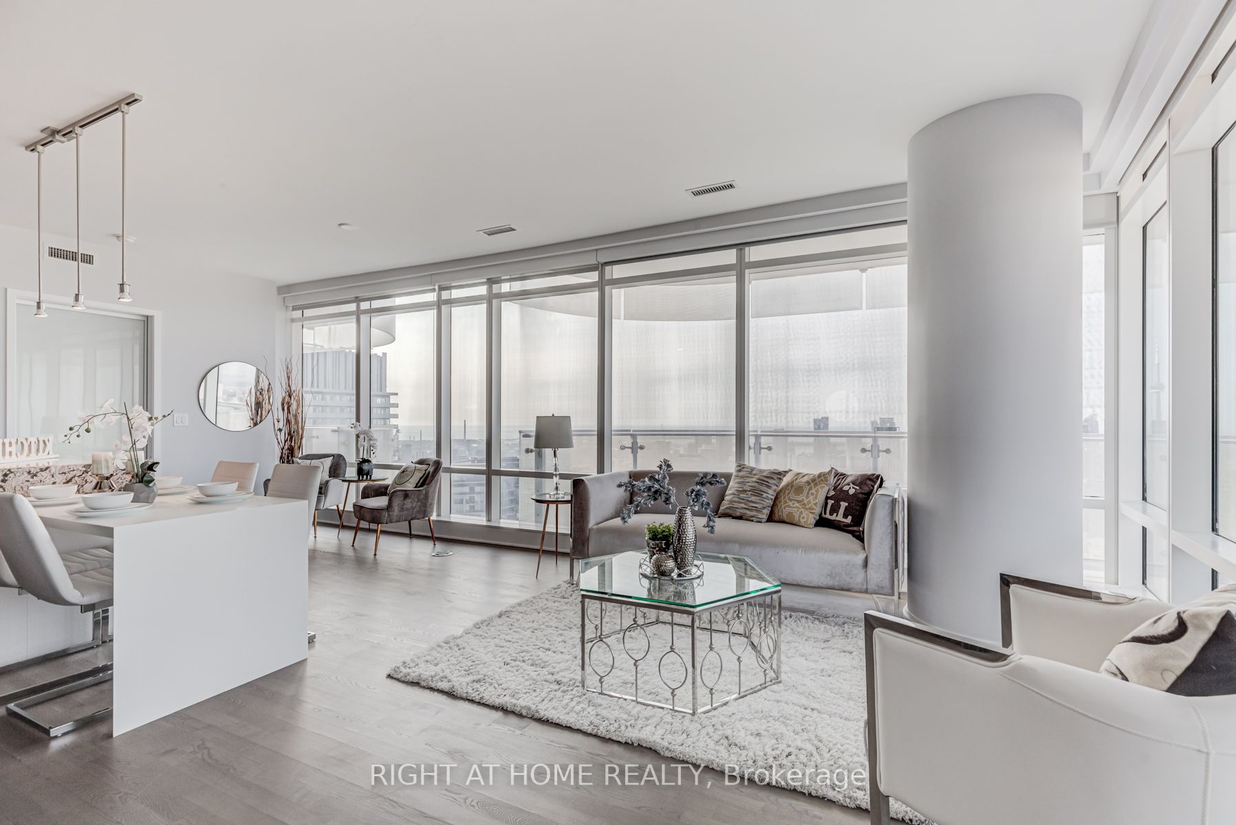 1 Bloor St E 06 Property Photo 12