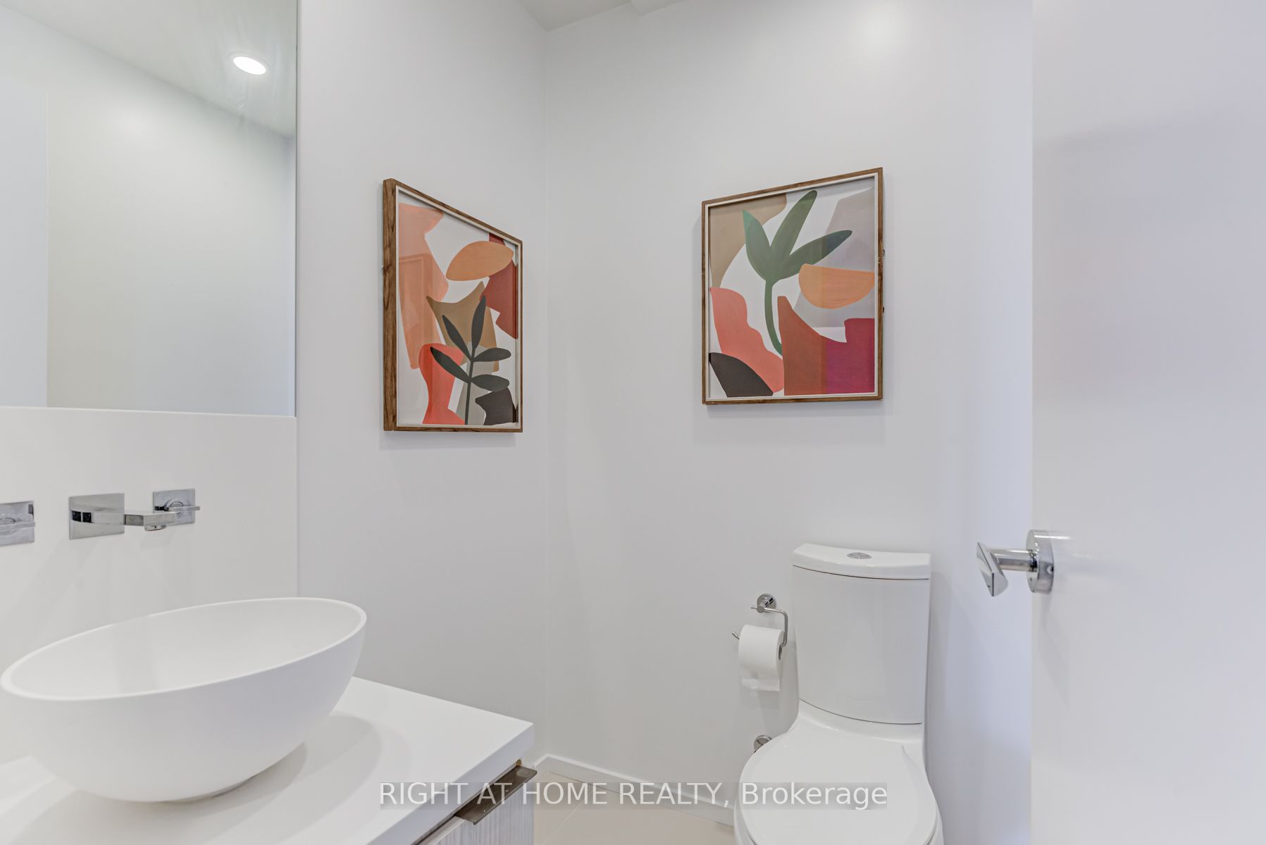 1 Bloor St E 06 Property Photo 18