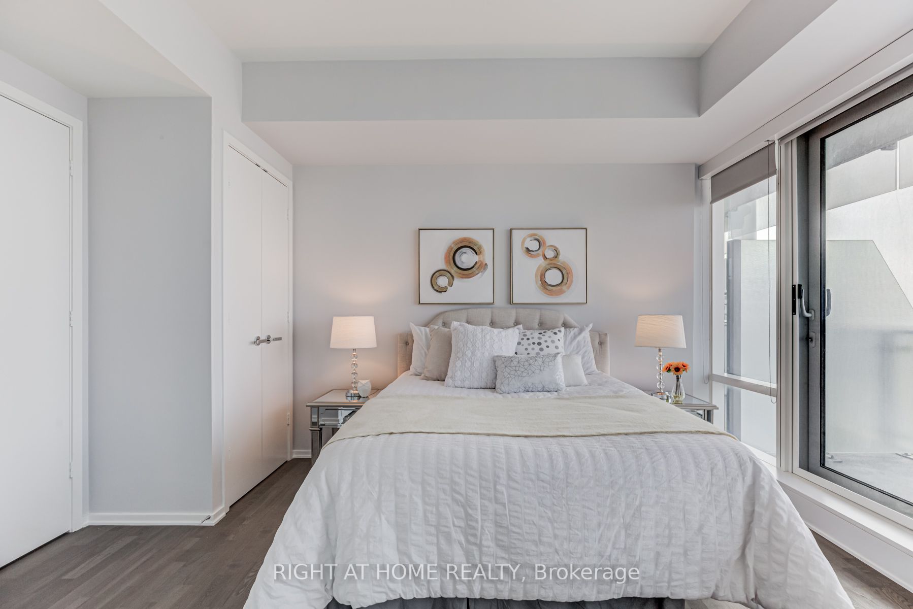 1 Bloor St E 06 Property Photo 19