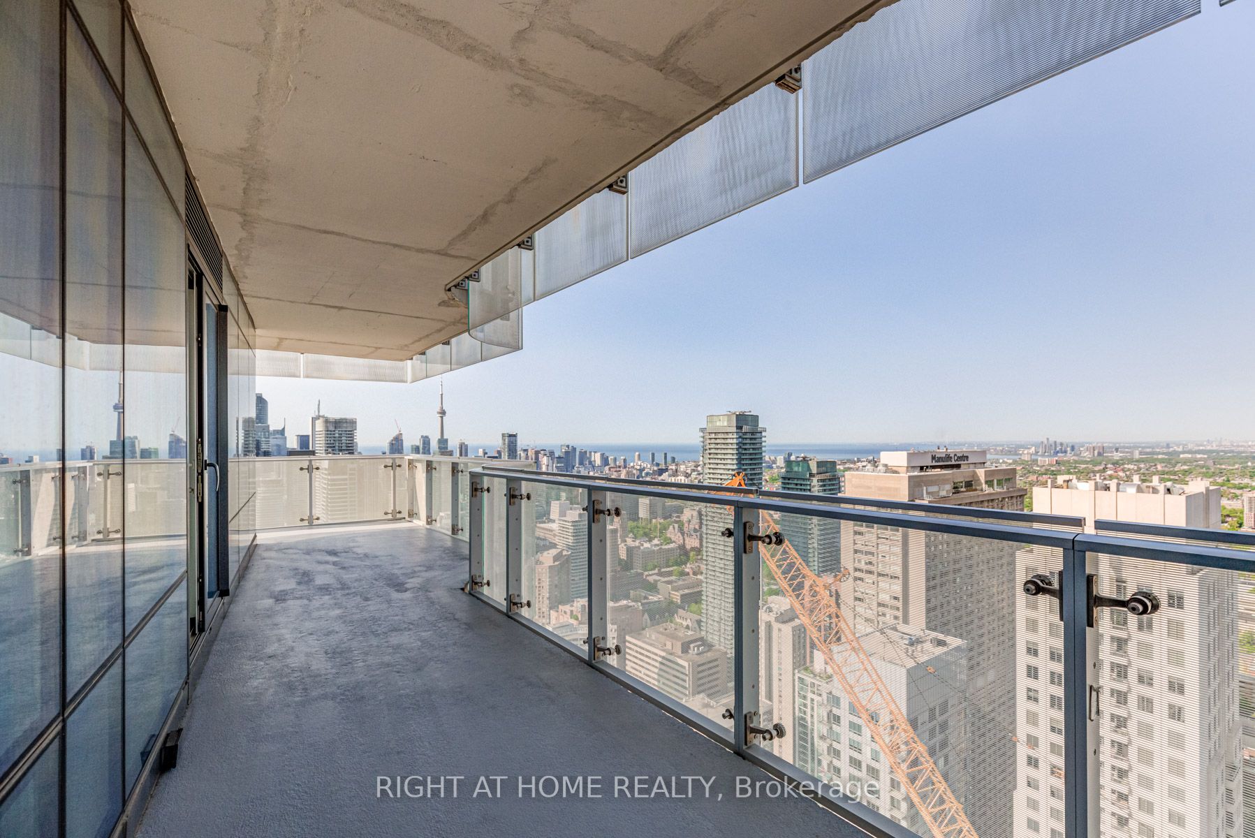 1 Bloor St E 06 Property Photo 32