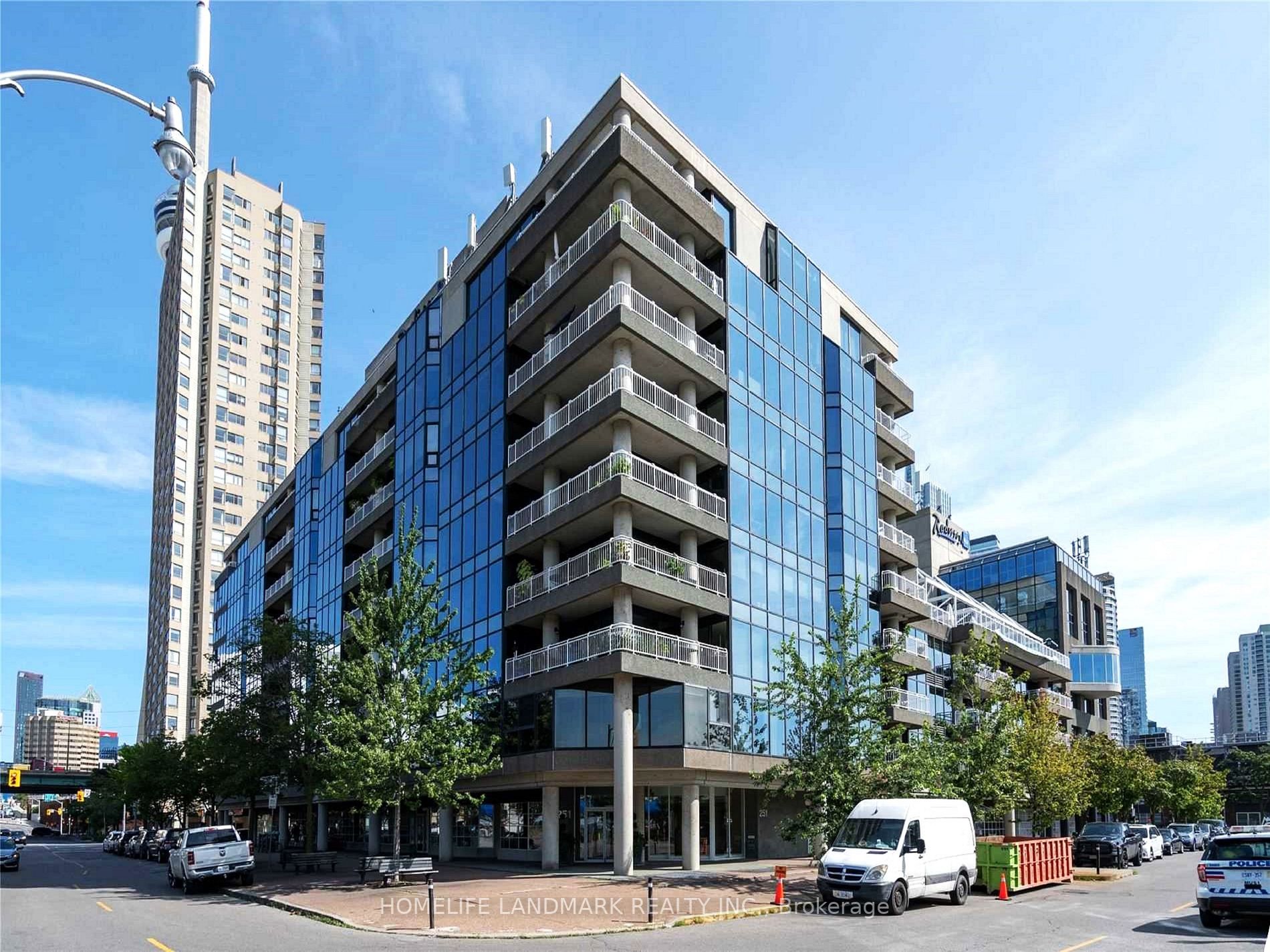 251 Queens Quay W 4 Property Photo 3