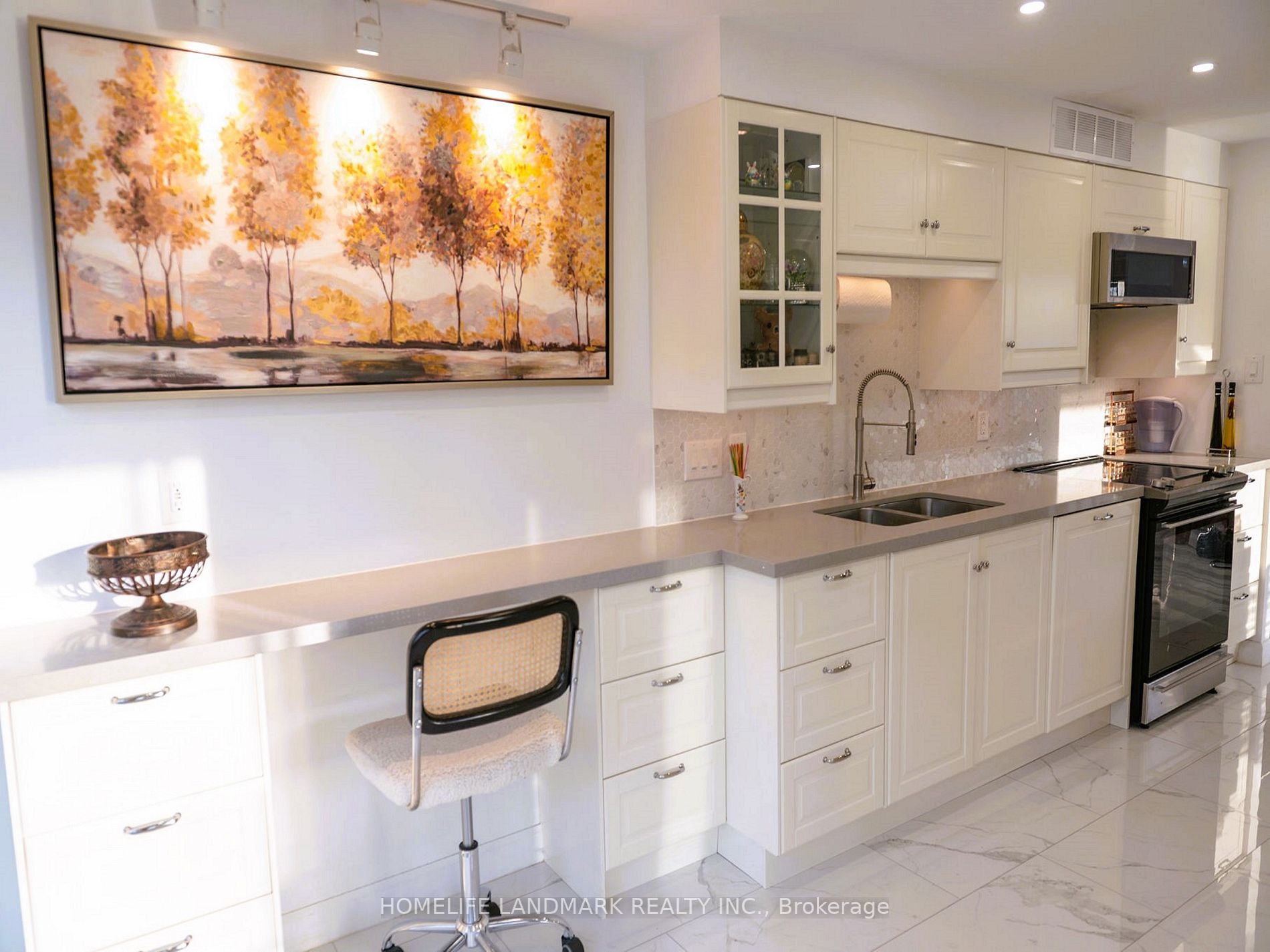 251 Queens Quay W 4 Property Photo 9