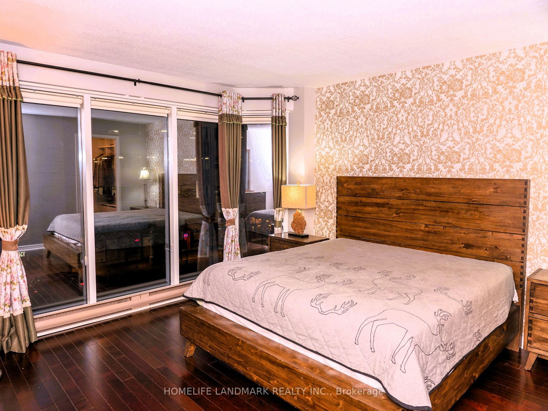 251 Queens Quay W 4 Property Photo 18