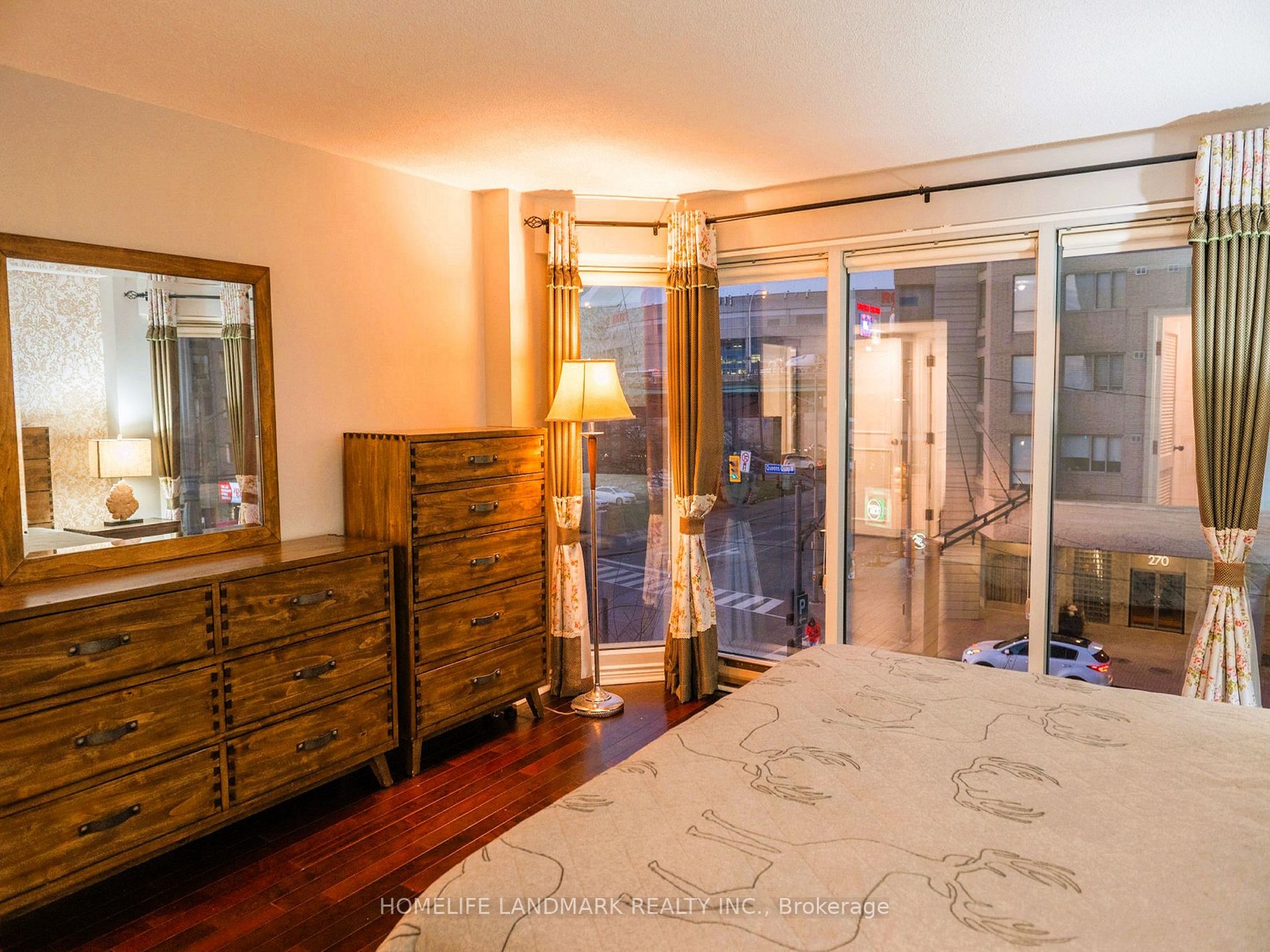 251 Queens Quay W 4 Property Photo 19