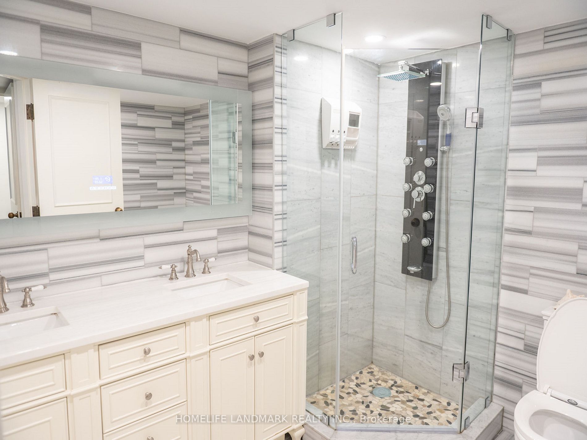 251 Queens Quay W 4 Property Photo 20