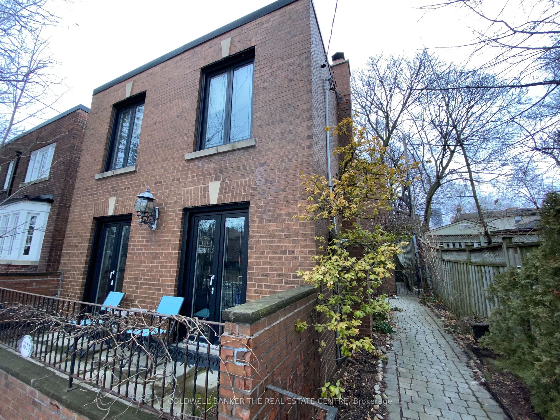 1073 Avenue Rd Property Photo 1