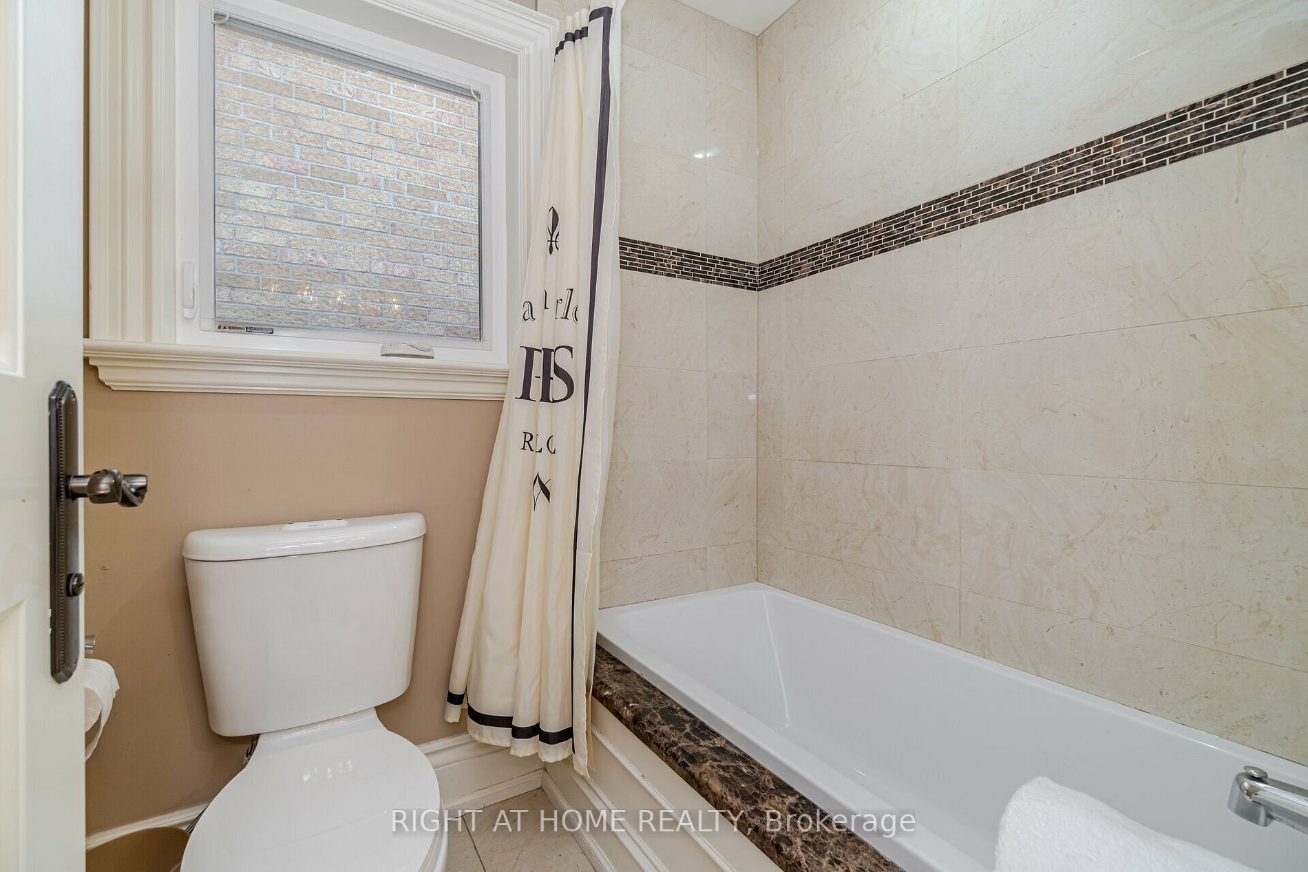 12 Walder Ave Property Photo 23