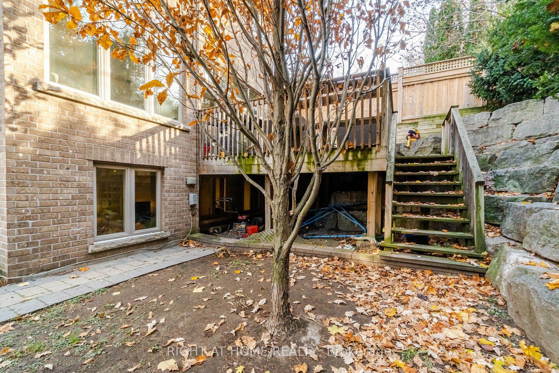 12 Walder Ave Property Photo 35