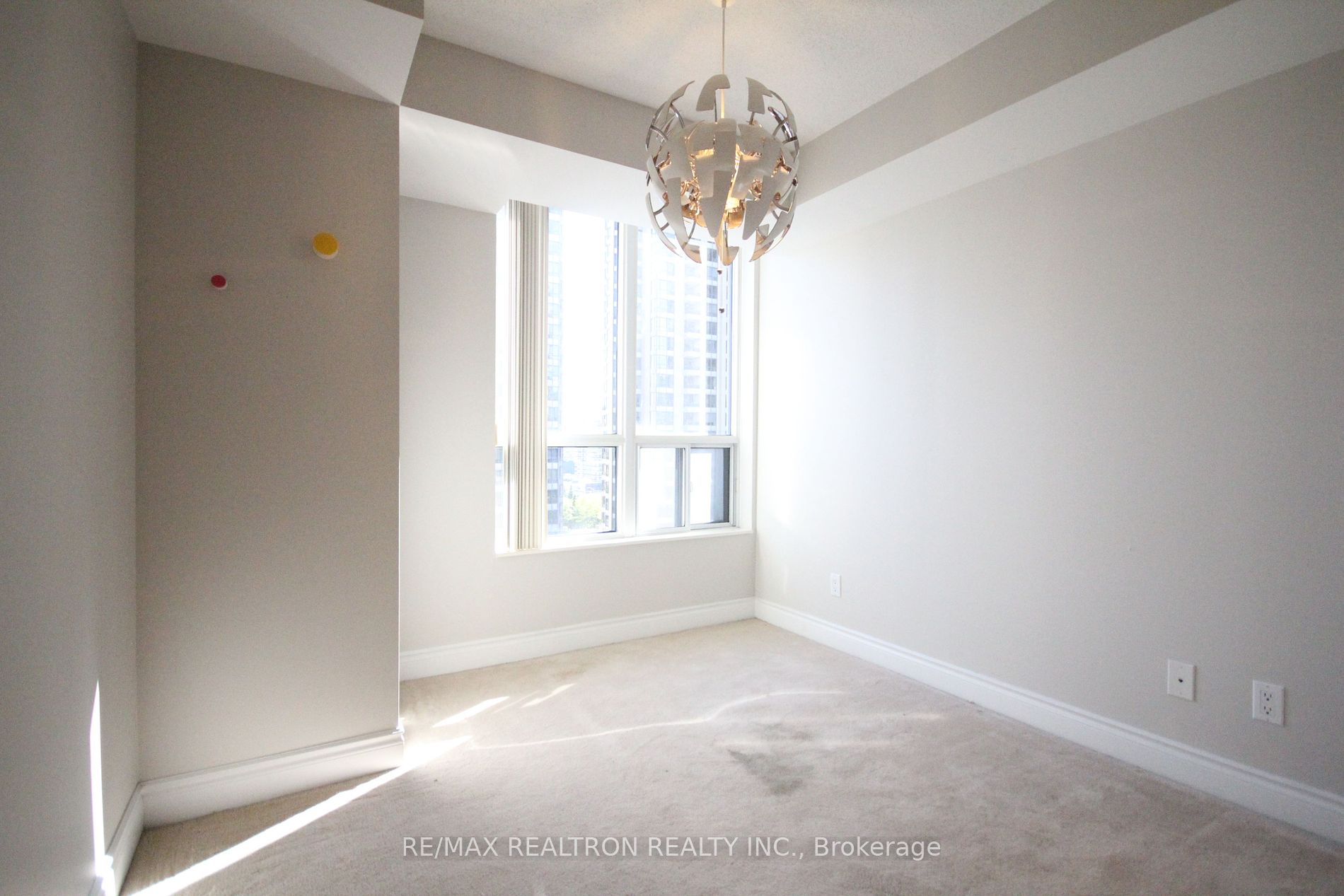 10 Northtown Way 4 Property Photo 14