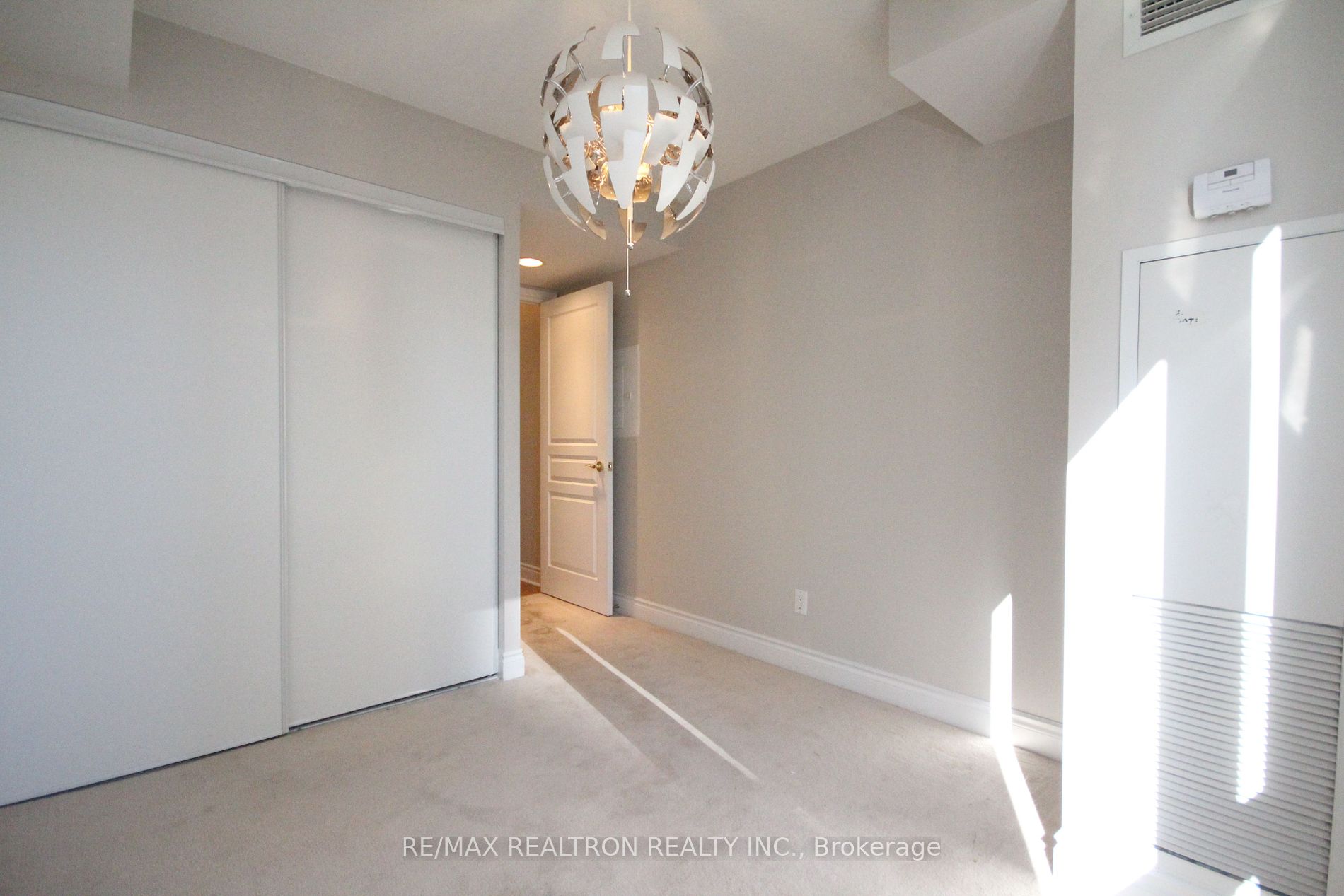 10 Northtown Way 4 Property Photo 15