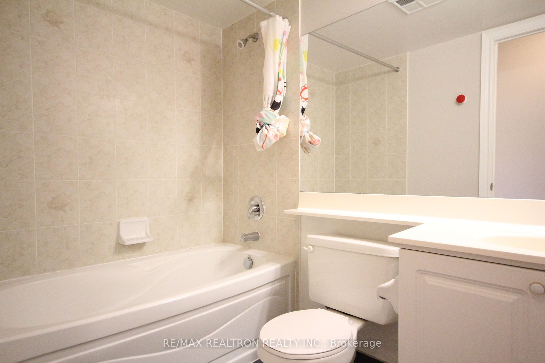 10 Northtown Way 4 Property Photo 16