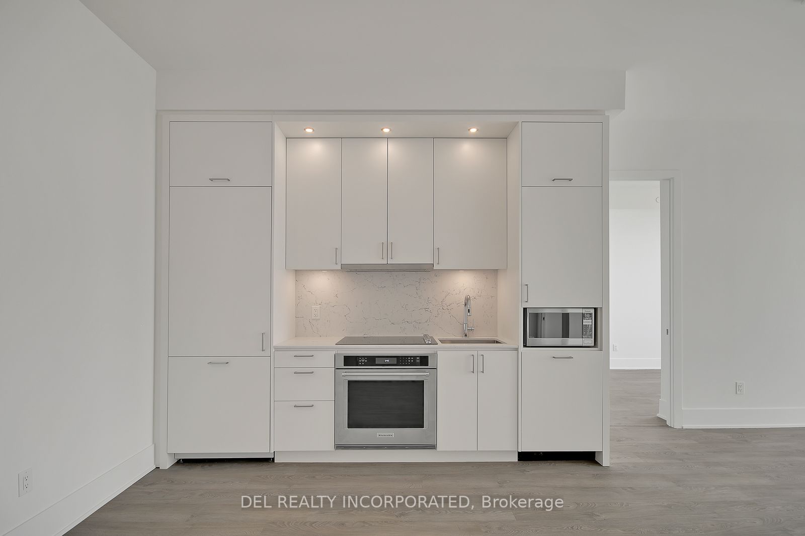 470 Front St W 01 Property Photo 2
